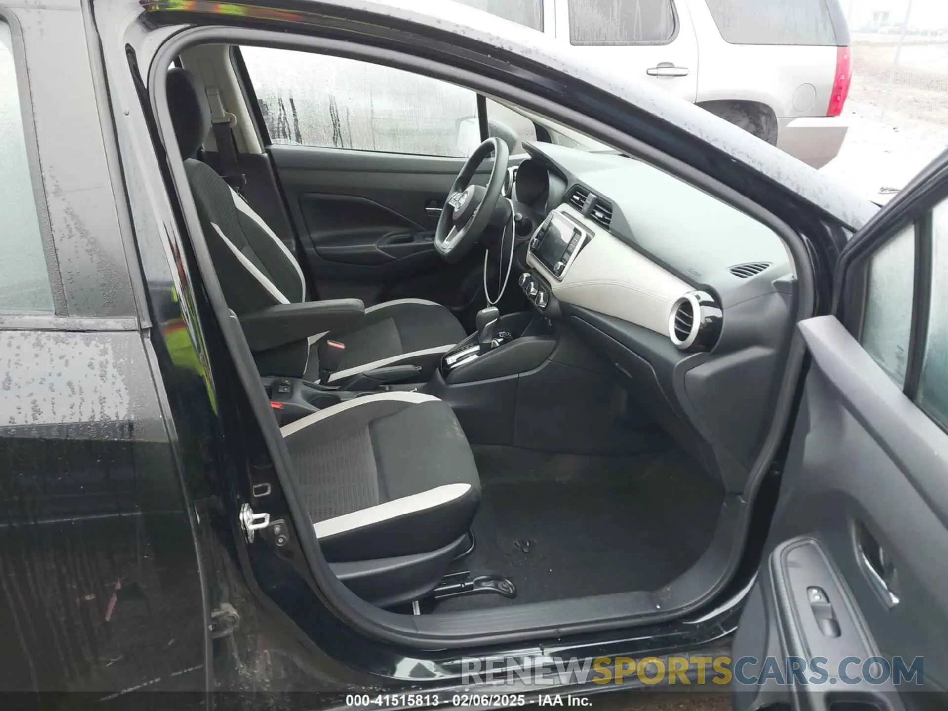 5 fotografías del automóvil dañado 3N1CN8EV1LL876815 NISSAN VERSA 2020