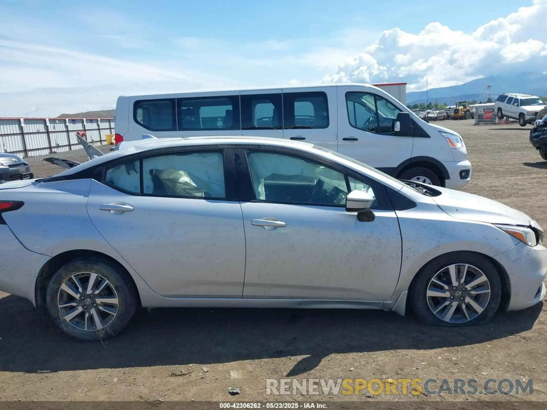 13 fotografías del automóvil dañado 3N1CN8EV2LL833925 NISSAN VERSA 2020