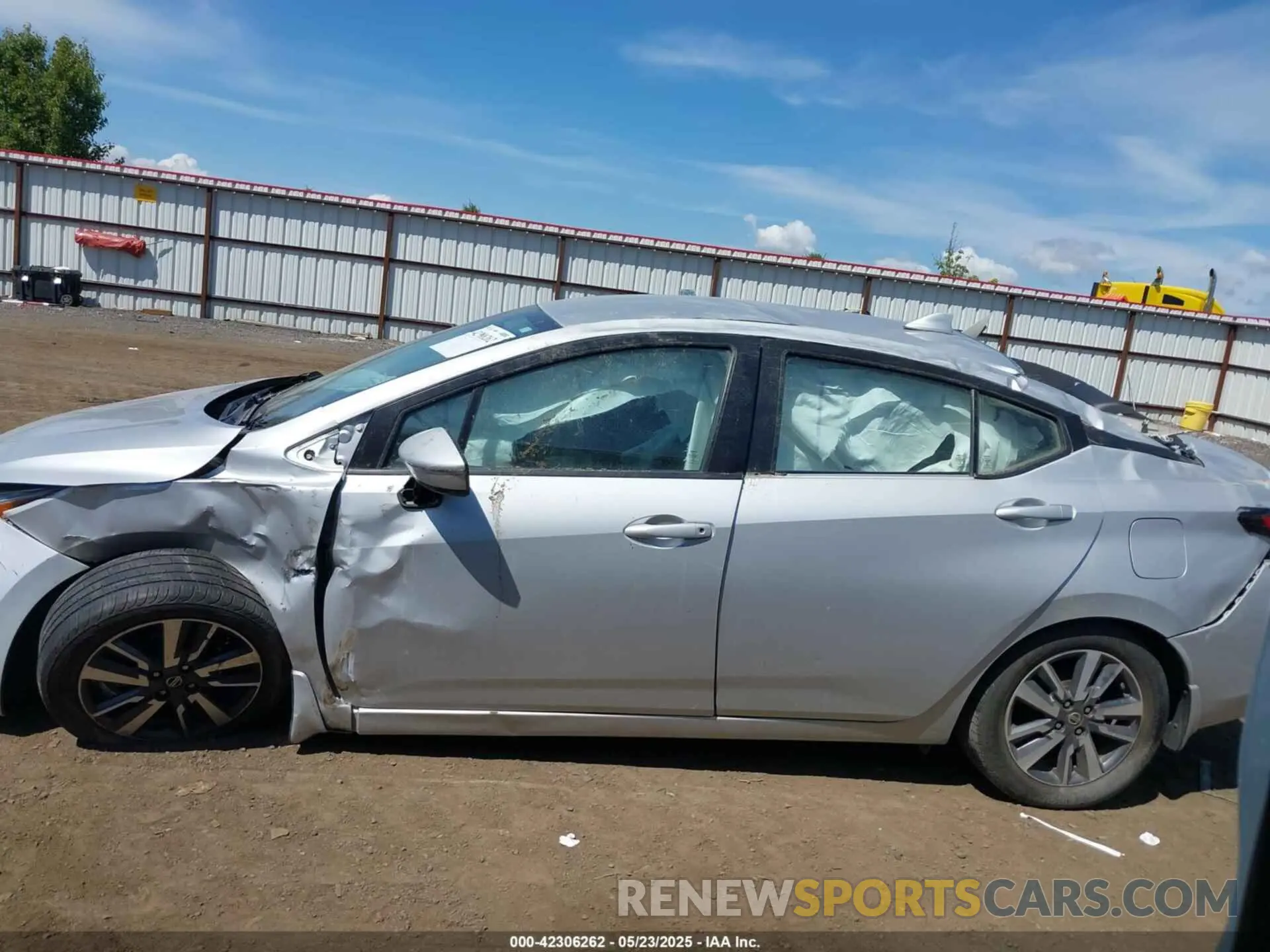 14 fotografías del automóvil dañado 3N1CN8EV2LL833925 NISSAN VERSA 2020