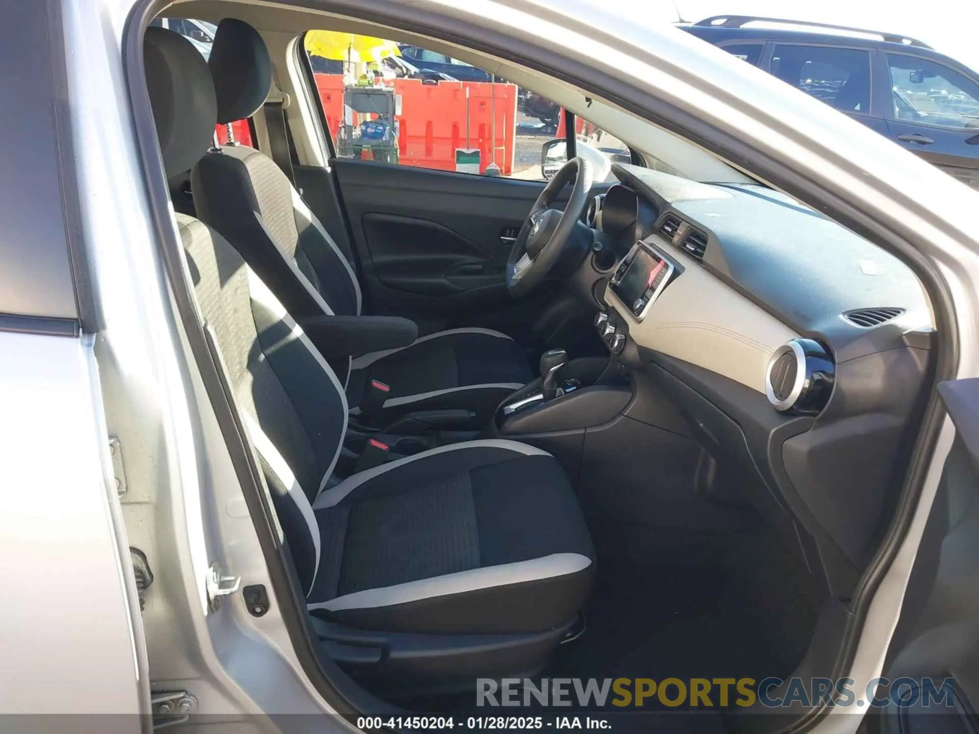 5 fotografías del automóvil dañado 3N1CN8EV2LL861384 NISSAN VERSA 2020