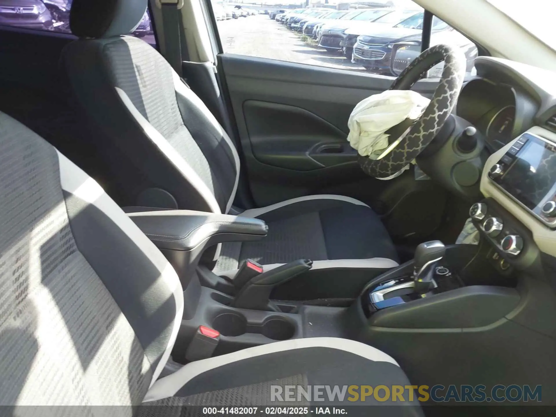 5 fotografías del automóvil dañado 3N1CN8EV3LL803395 NISSAN VERSA 2020