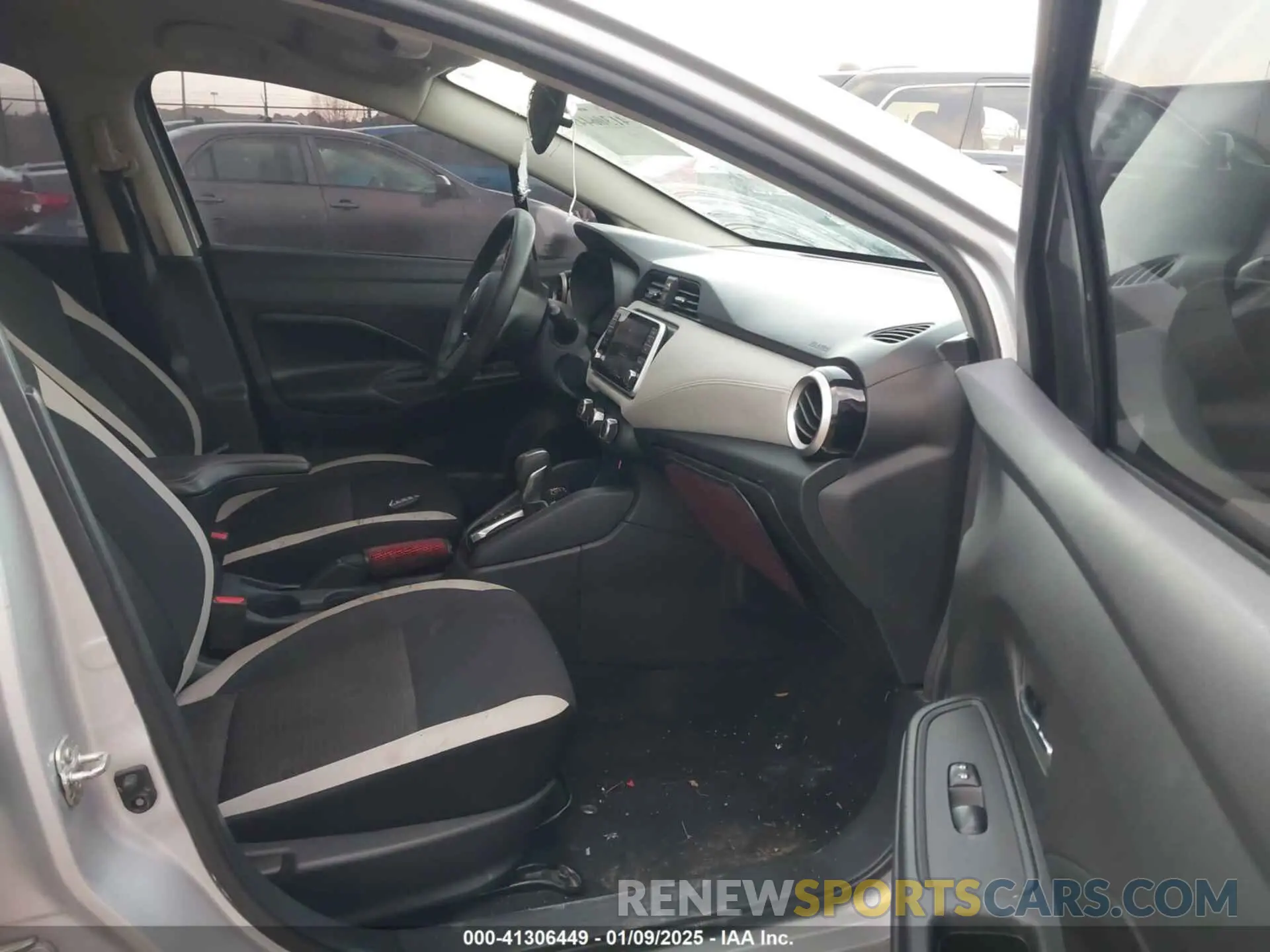 5 fotografías del automóvil dañado 3N1CN8EV3LL807222 NISSAN VERSA 2020