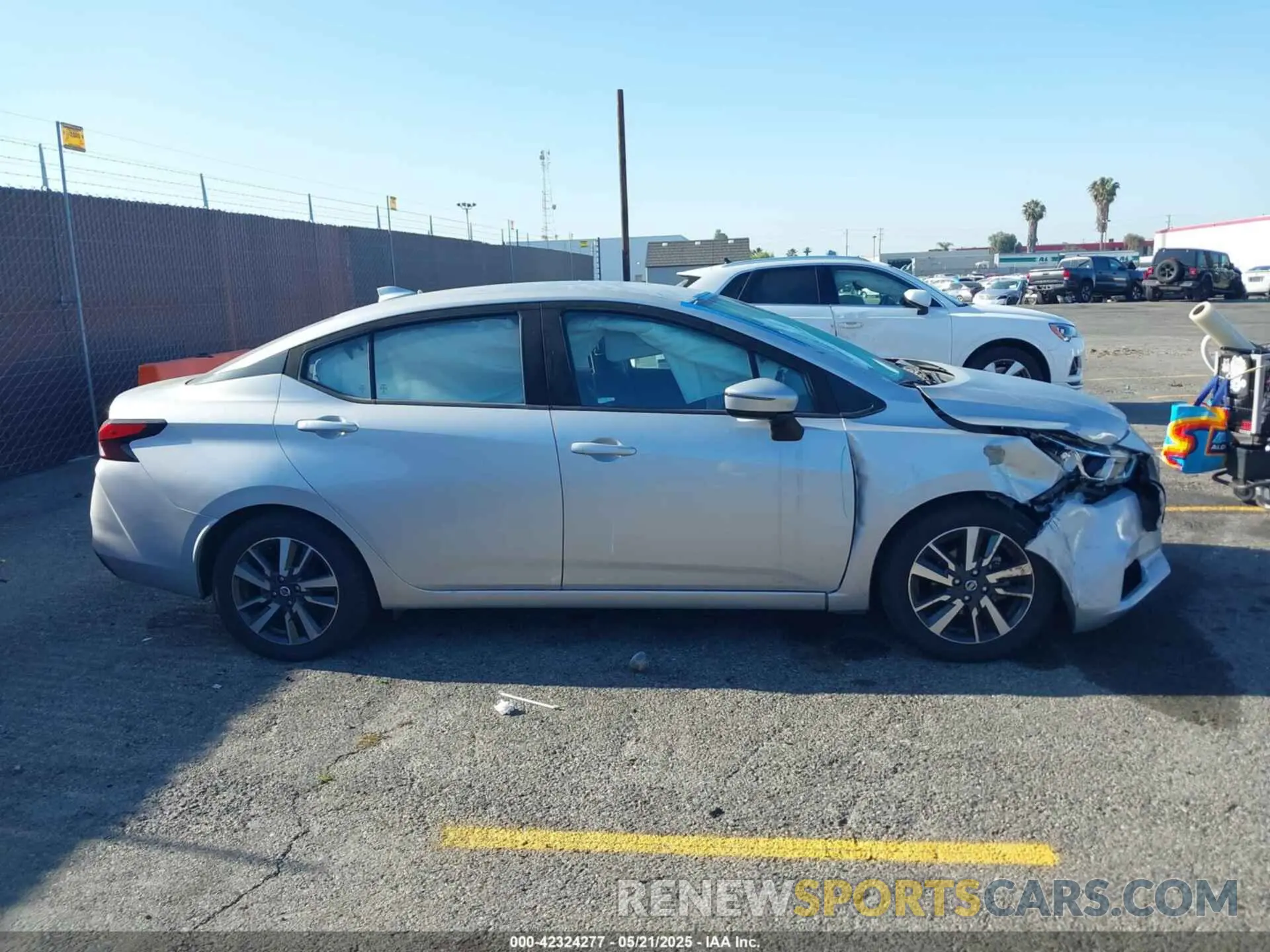 13 fotografías del automóvil dañado 3N1CN8EV4LL881698 NISSAN VERSA 2020