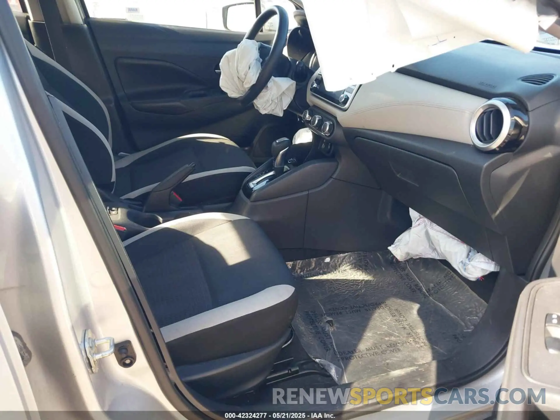 5 fotografías del automóvil dañado 3N1CN8EV4LL881698 NISSAN VERSA 2020