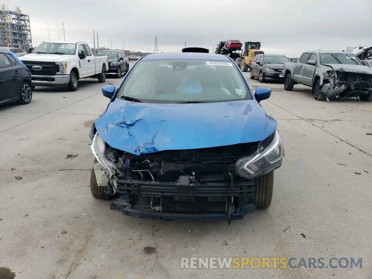 5 fotografías del automóvil dañado 3N1CN8EV6LL810177 NISSAN VERSA 2020