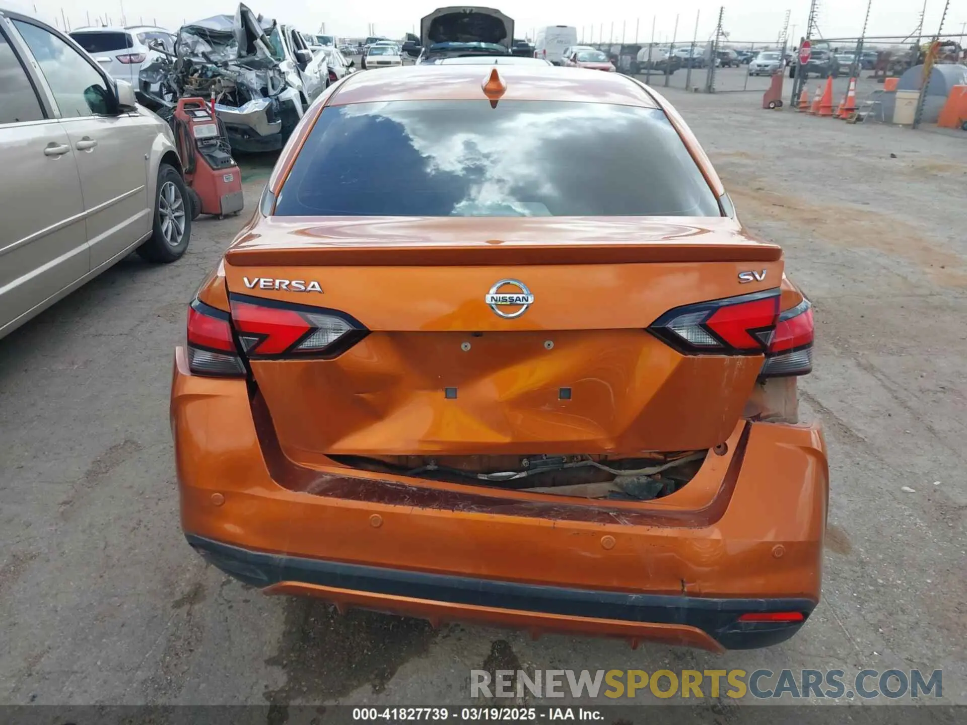 15 fotografías del automóvil dañado 3N1CN8EV6LL812320 NISSAN VERSA 2020