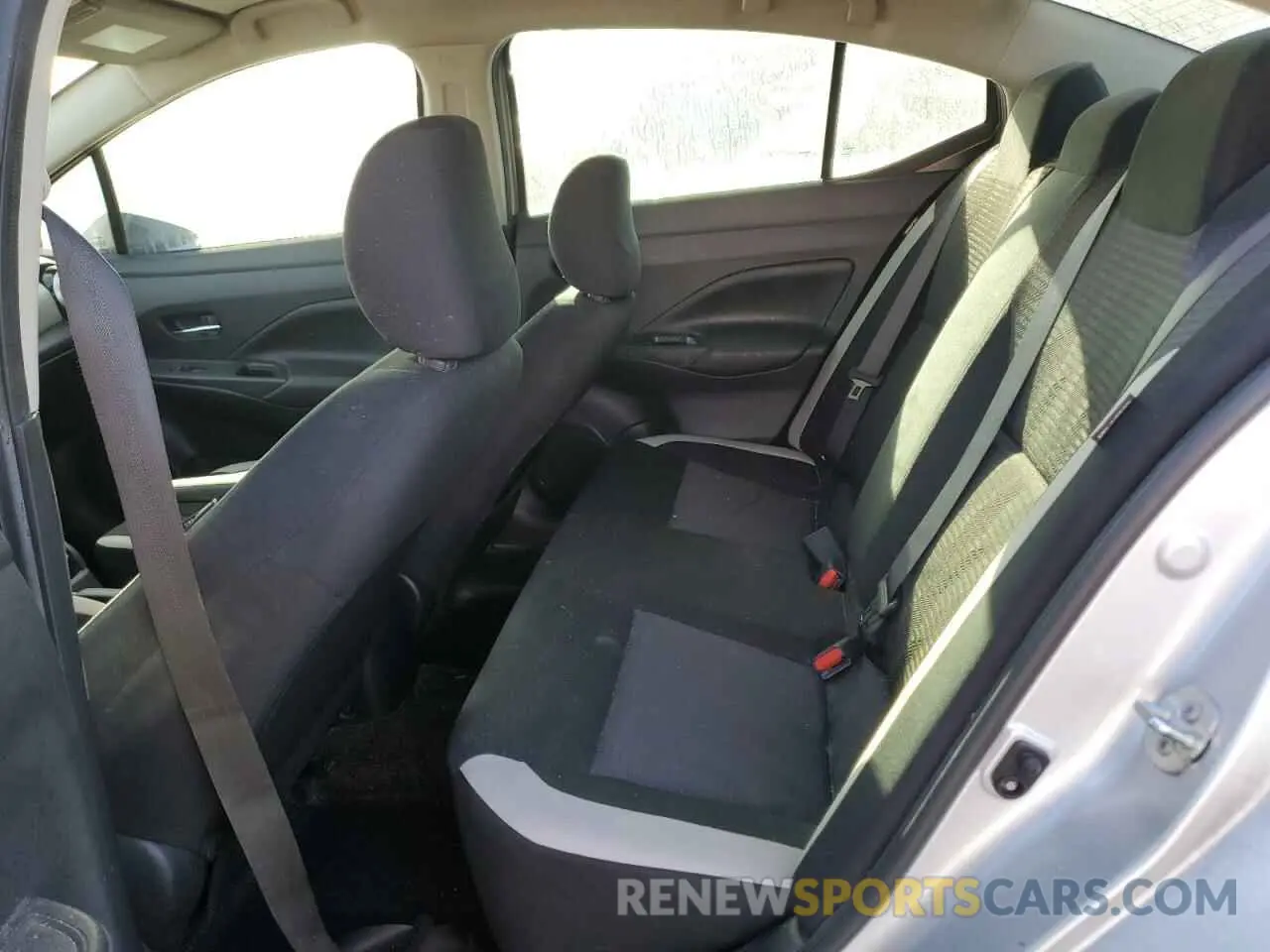 10 fotografías del automóvil dañado 3N1CN8EV6LL843910 NISSAN VERSA 2020