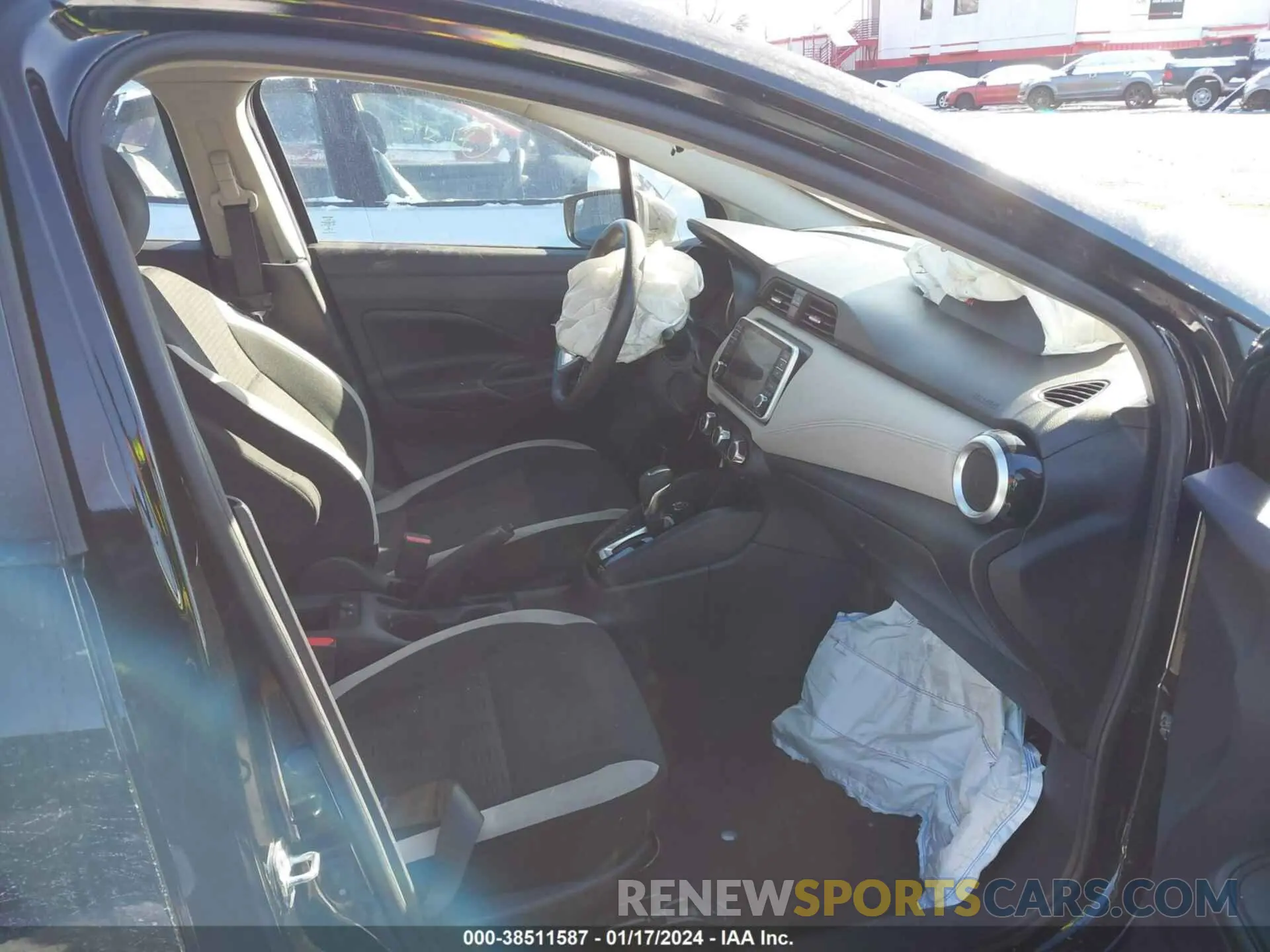 5 fotografías del automóvil dañado 3N1CN8EV7LL860893 NISSAN VERSA 2020