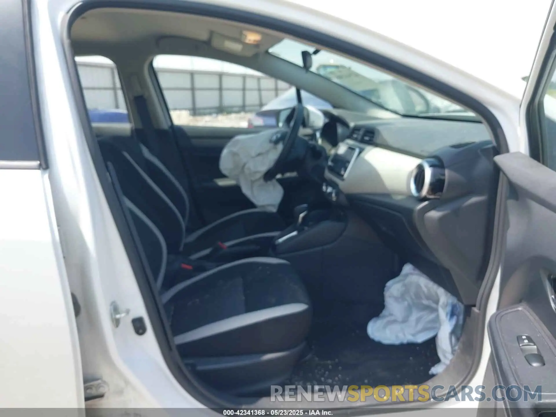 5 fotografías del automóvil dañado 3N1CN8EV8LL882210 NISSAN VERSA 2020