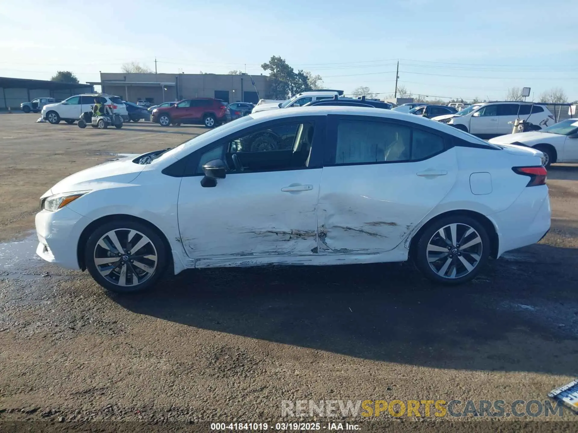 14 fotografías del automóvil dañado 3N1CN8FVXLL868937 NISSAN VERSA 2020