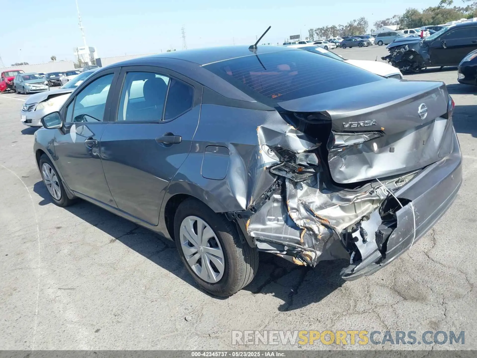 3 fotografías del automóvil dañado 3N1CN8DV0ML860009 NISSAN VERSA 2021