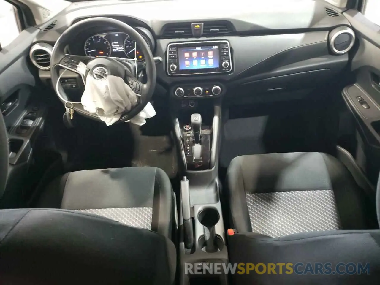 8 fotografías del automóvil dañado 3N1CN8DV0ML869132 NISSAN VERSA 2021