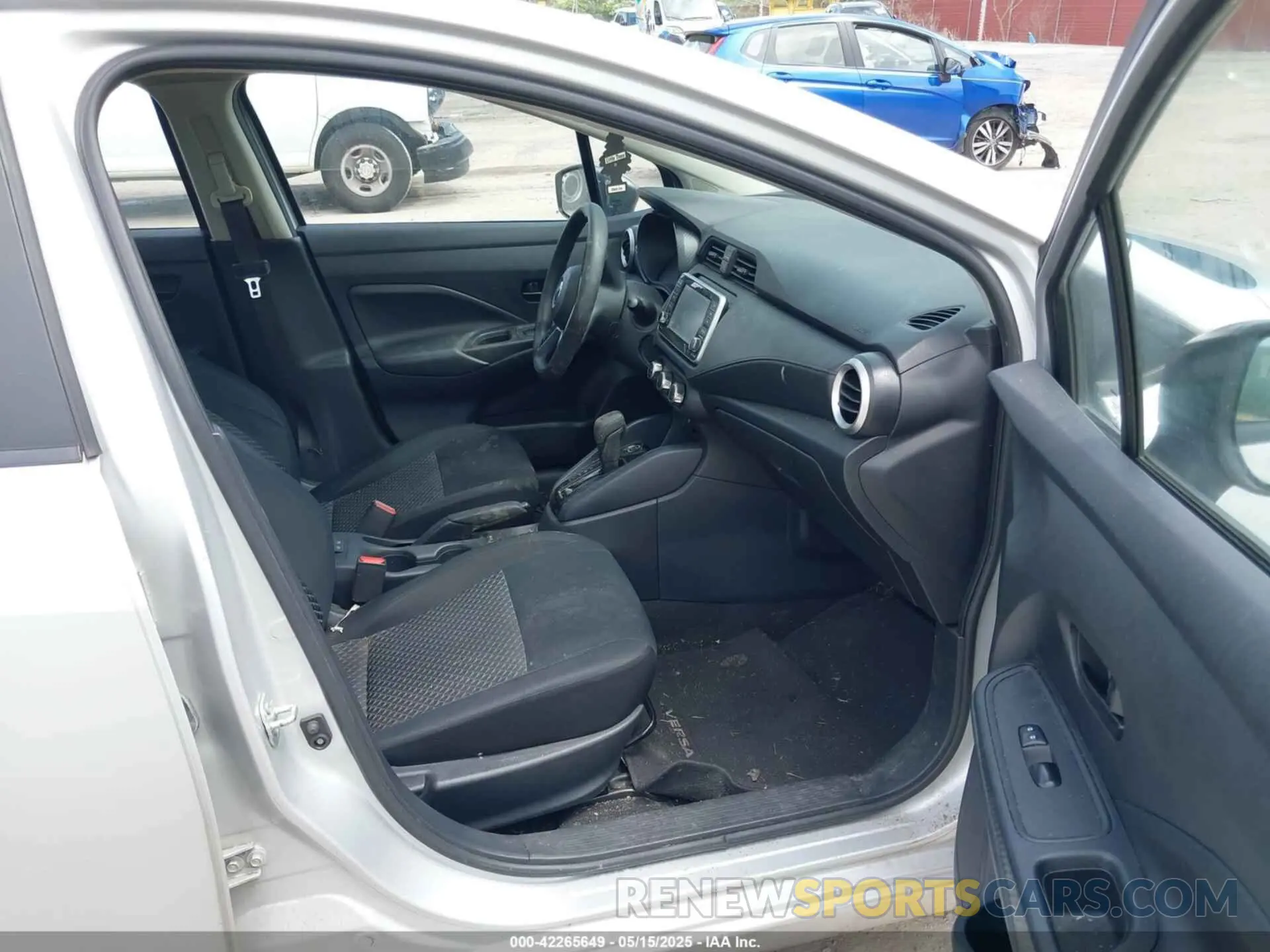 5 fotografías del automóvil dañado 3N1CN8DV4ML809483 NISSAN VERSA 2021