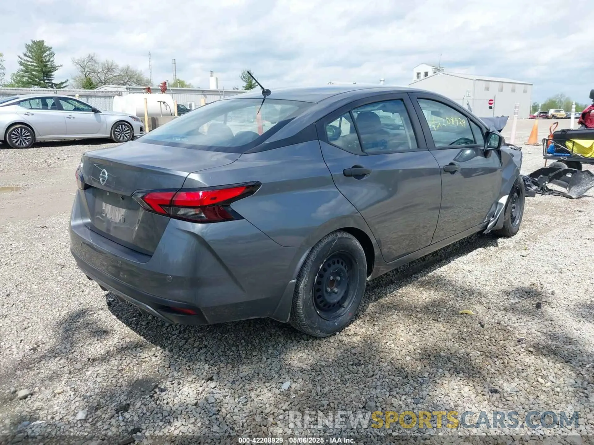 4 fotografías del automóvil dañado 3N1CN8DV5ML897136 NISSAN VERSA 2021
