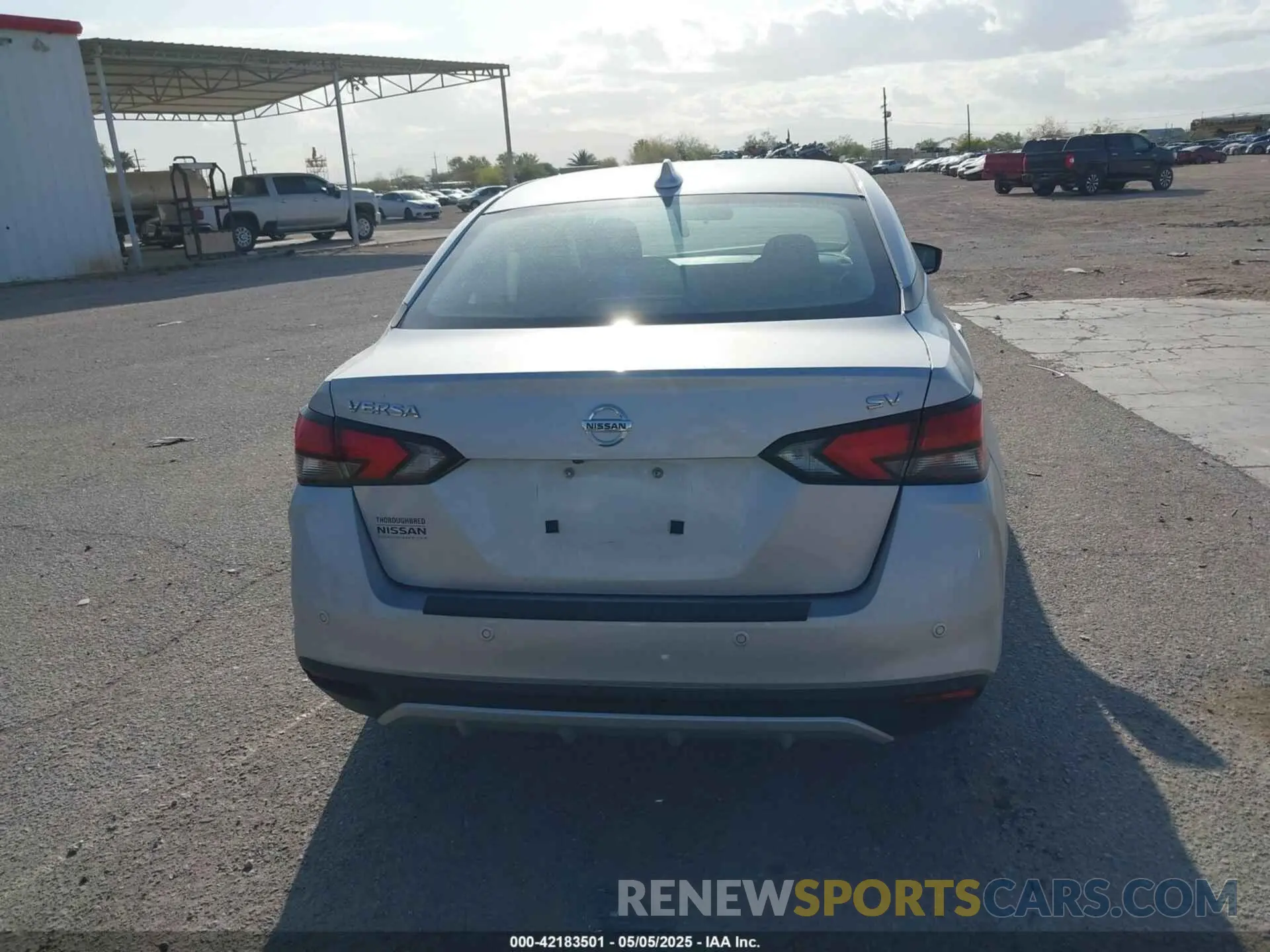 16 fotografías del automóvil dañado 3N1CN8EV0ML815652 NISSAN VERSA 2021