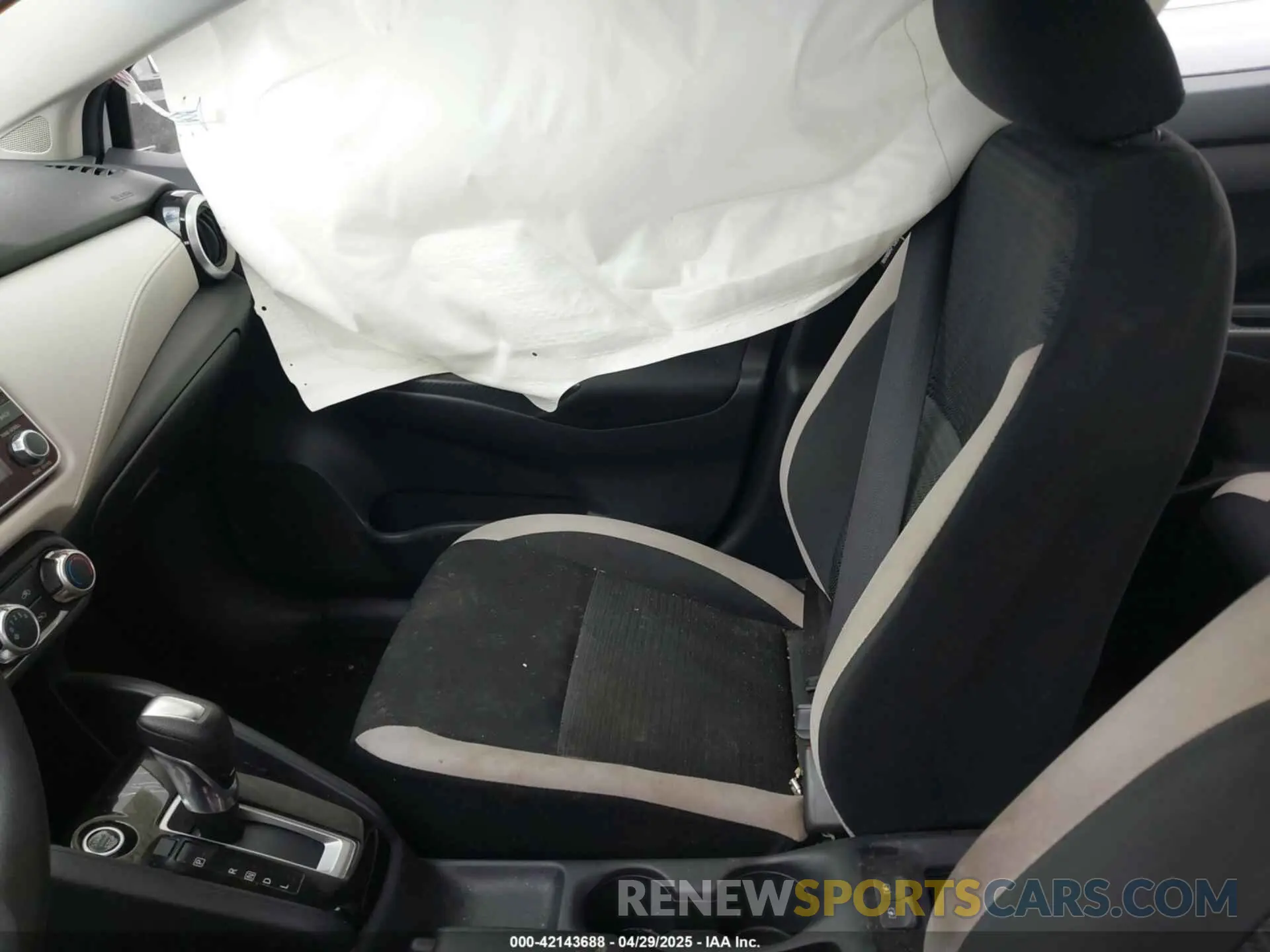 5 fotografías del automóvil dañado 3N1CN8EV0ML824805 NISSAN VERSA 2021