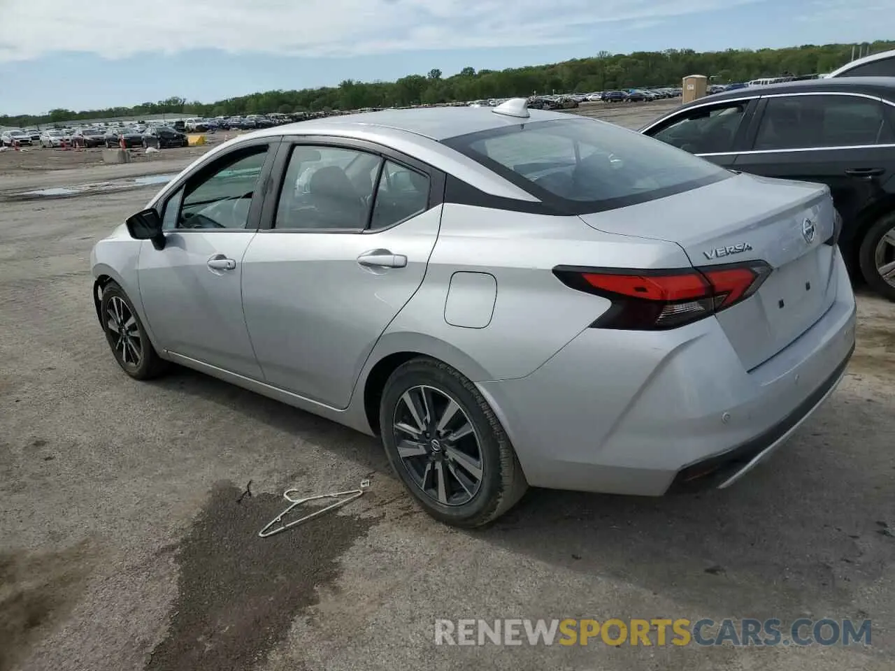 2 fotografías del automóvil dañado 3N1CN8EV0ML866696 NISSAN VERSA 2021