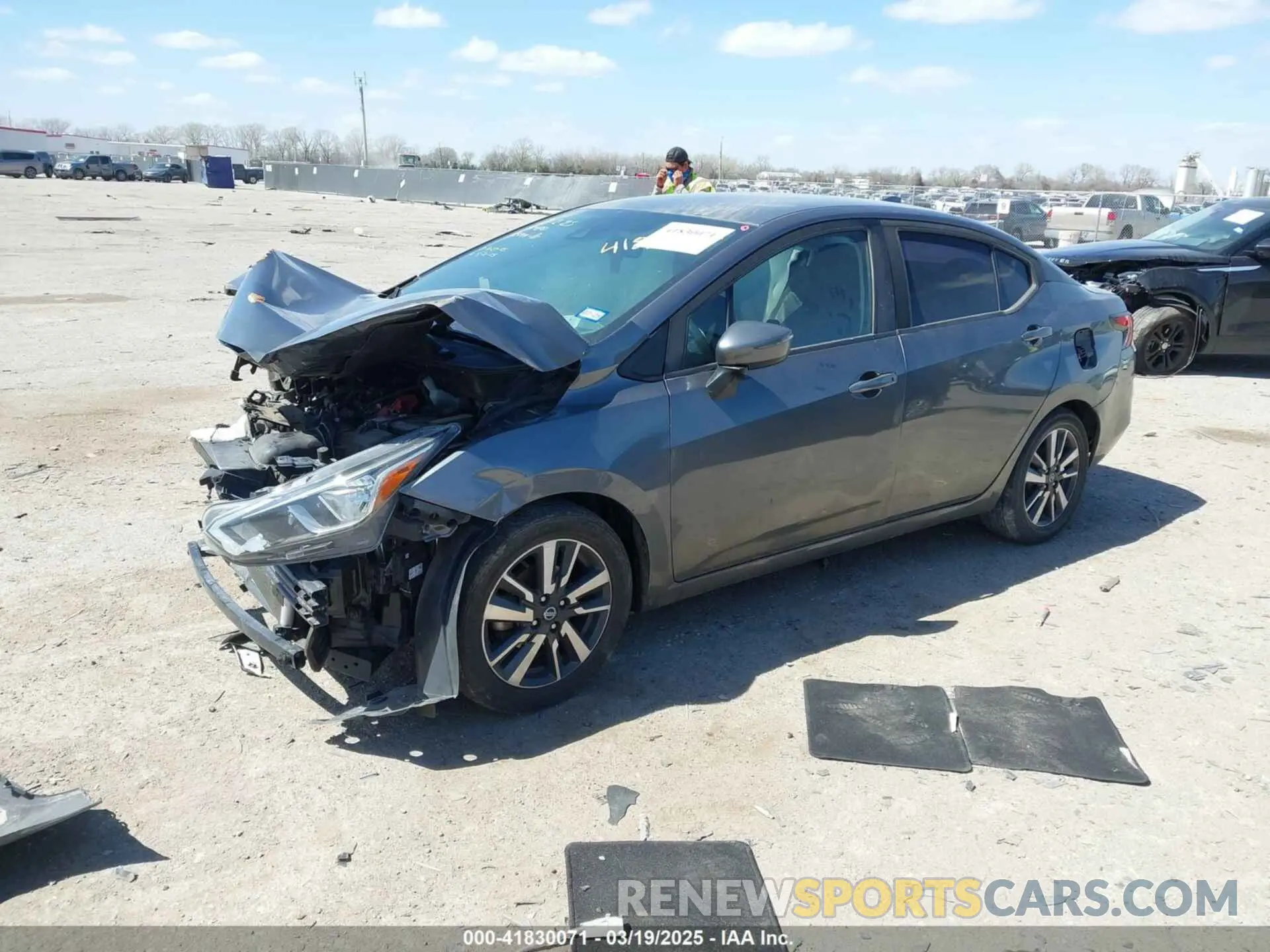 2 fotografías del automóvil dañado 3N1CN8EV3ML826189 NISSAN VERSA 2021