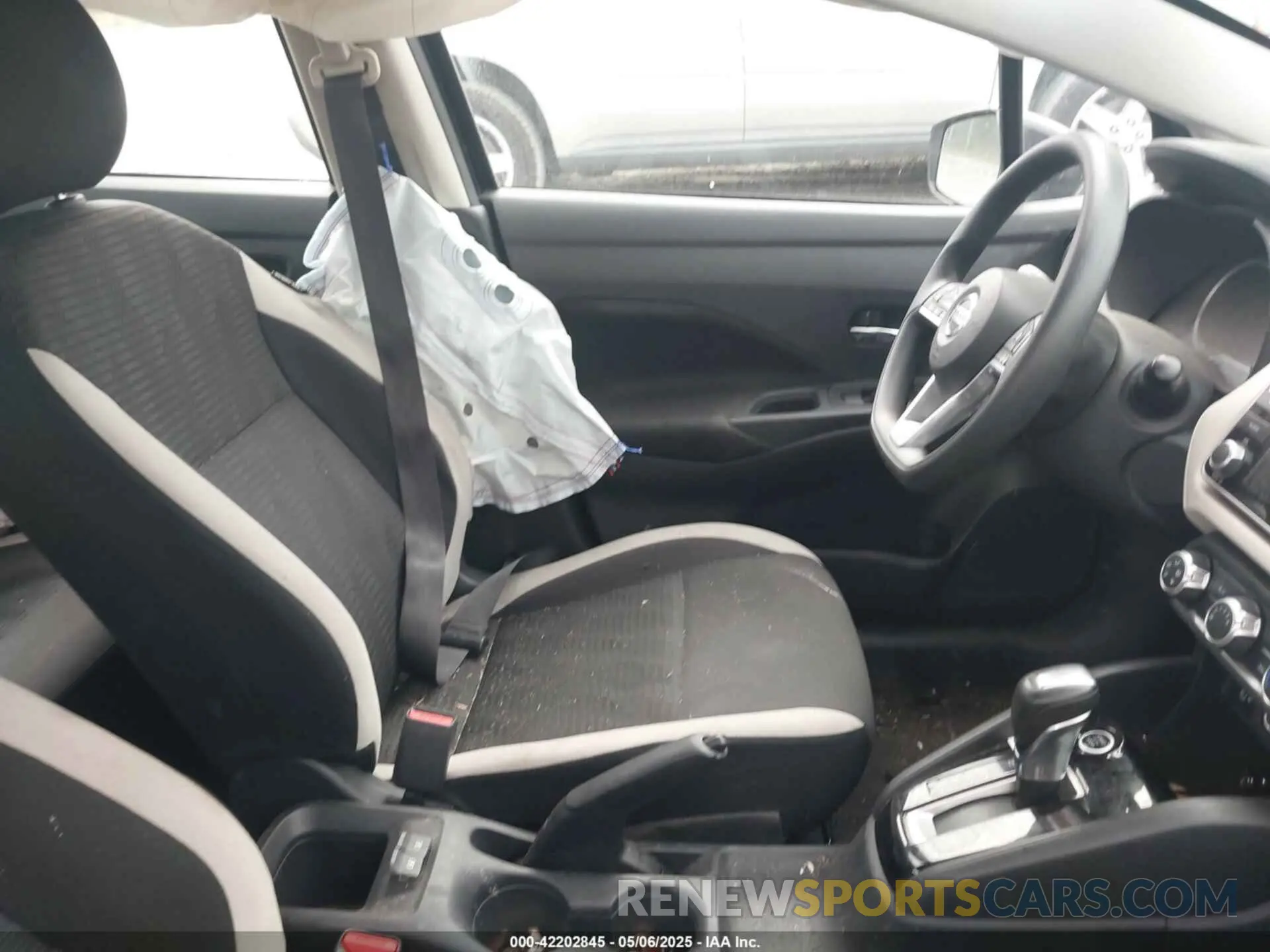 5 fotografías del automóvil dañado 3N1CN8EV3ML891172 NISSAN VERSA 2021