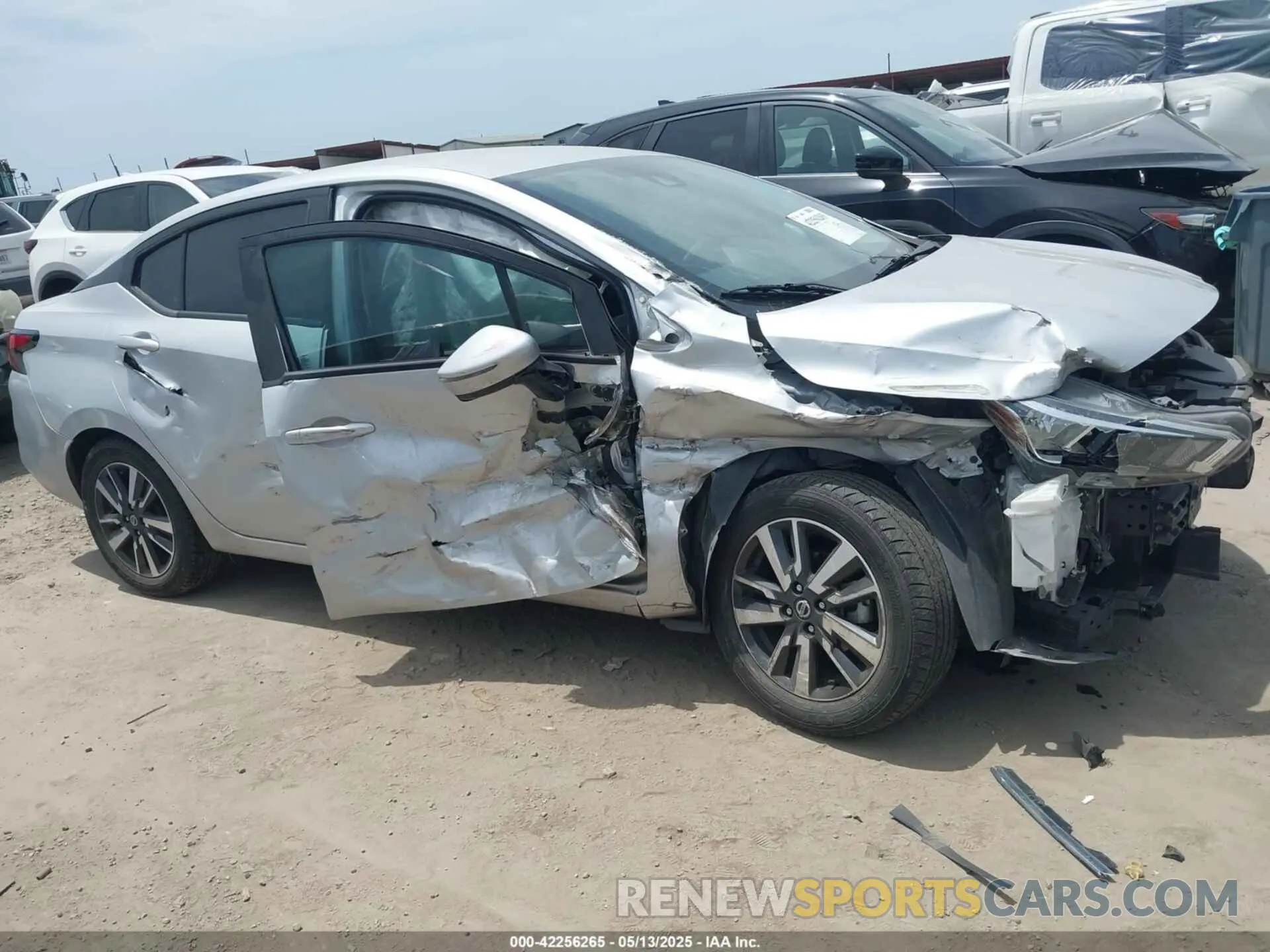 14 fotografías del automóvil dañado 3N1CN8EV4ML815301 NISSAN VERSA 2021