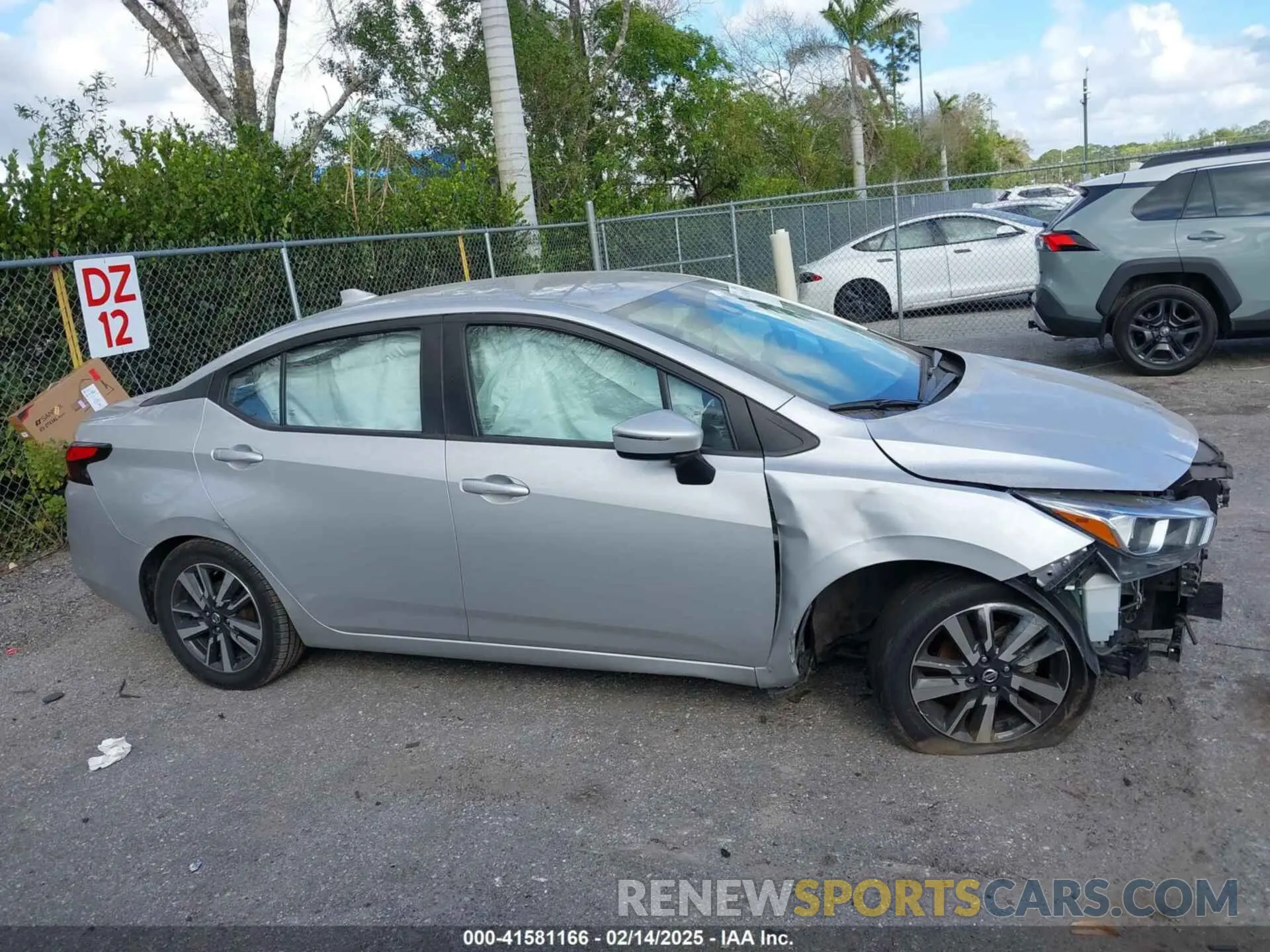 14 fotografías del automóvil dañado 3N1CN8EV4ML845009 NISSAN VERSA 2021