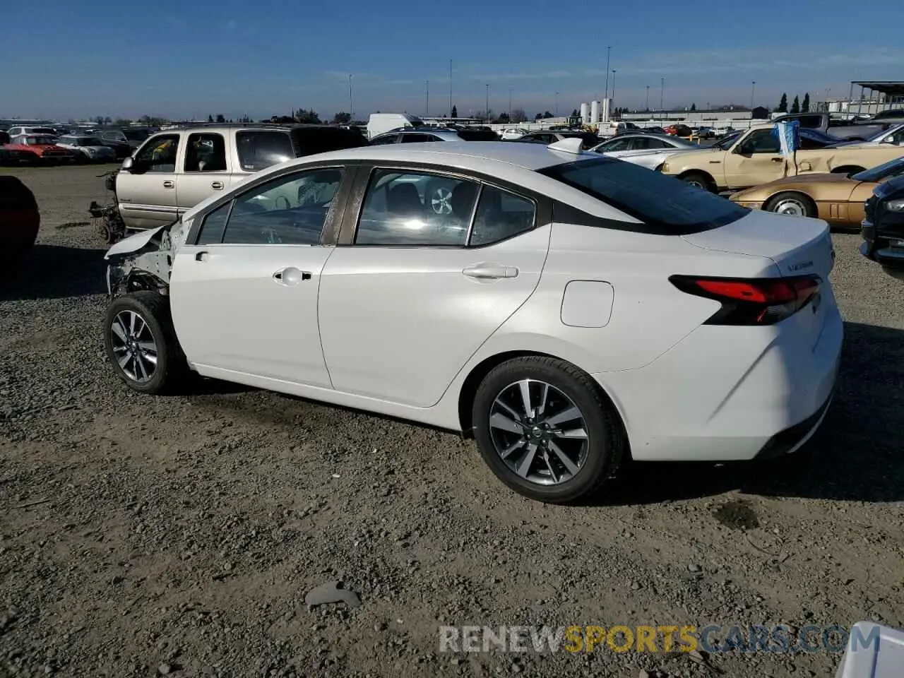 2 fotografías del automóvil dañado 3N1CN8EV4ML878317 NISSAN VERSA 2021