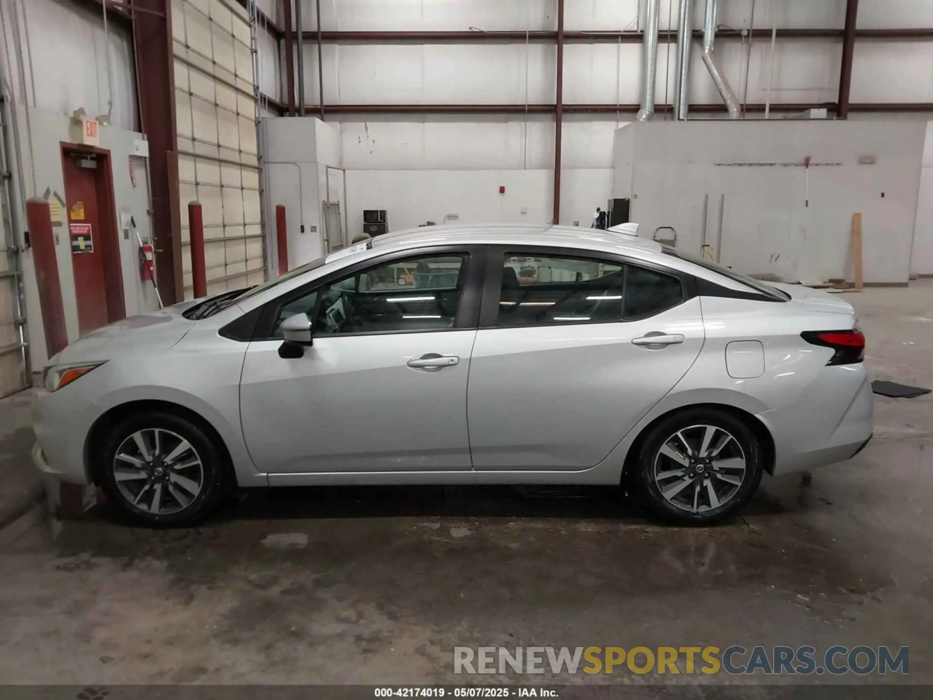15 fotografías del automóvil dañado 3N1CN8EV5ML821740 NISSAN VERSA 2021