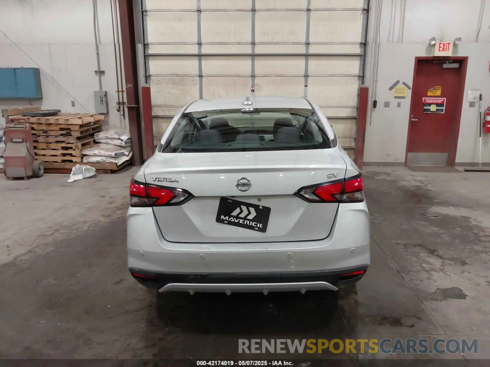 17 fotografías del automóvil dañado 3N1CN8EV5ML821740 NISSAN VERSA 2021
