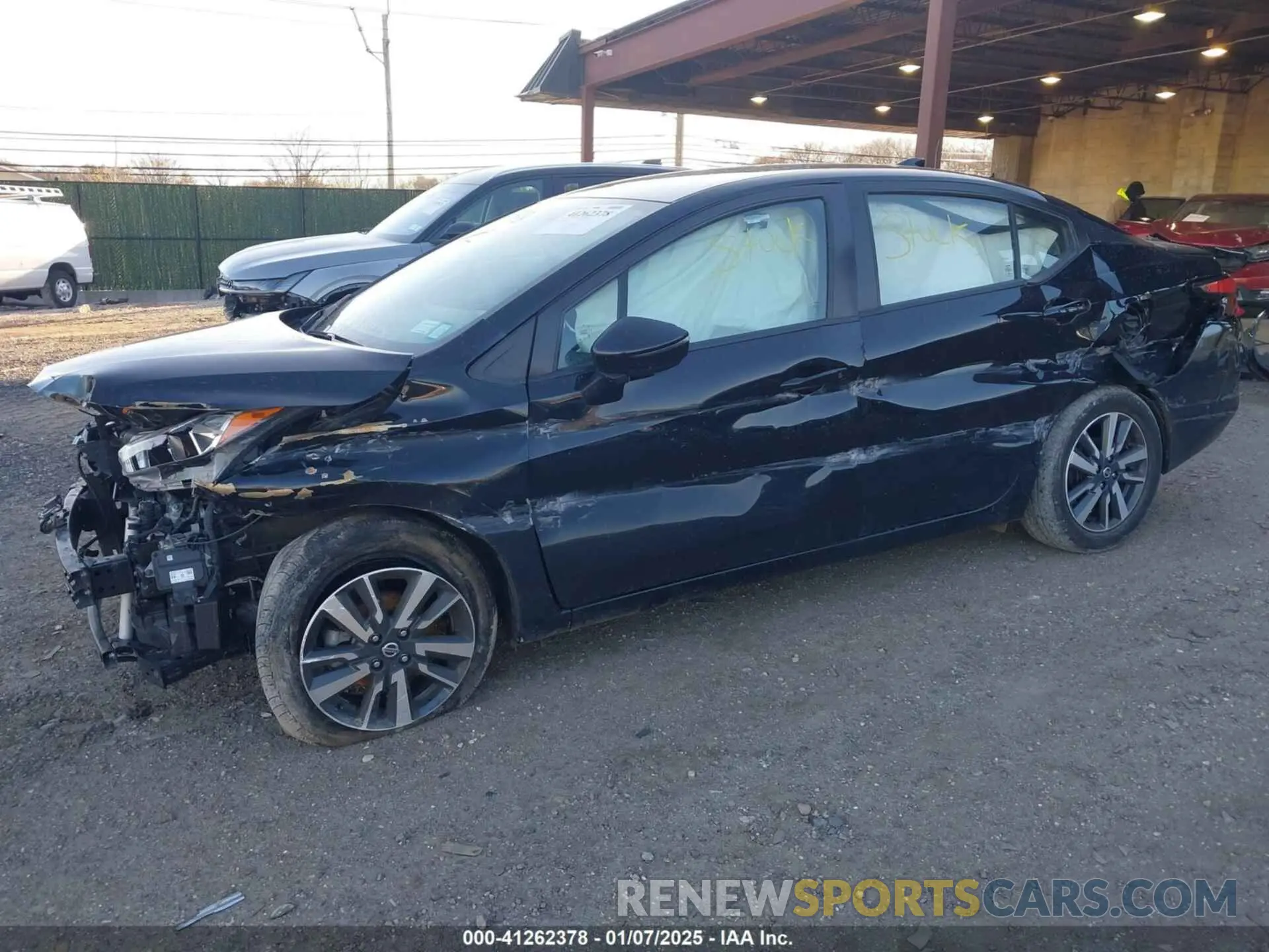 2 fotografías del automóvil dañado 3N1CN8EV6ML846856 NISSAN VERSA 2021