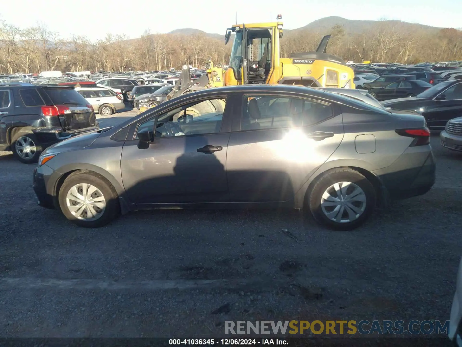 14 fotografías del automóvil dañado 3N1CN8DV2NL861891 NISSAN VERSA 2022