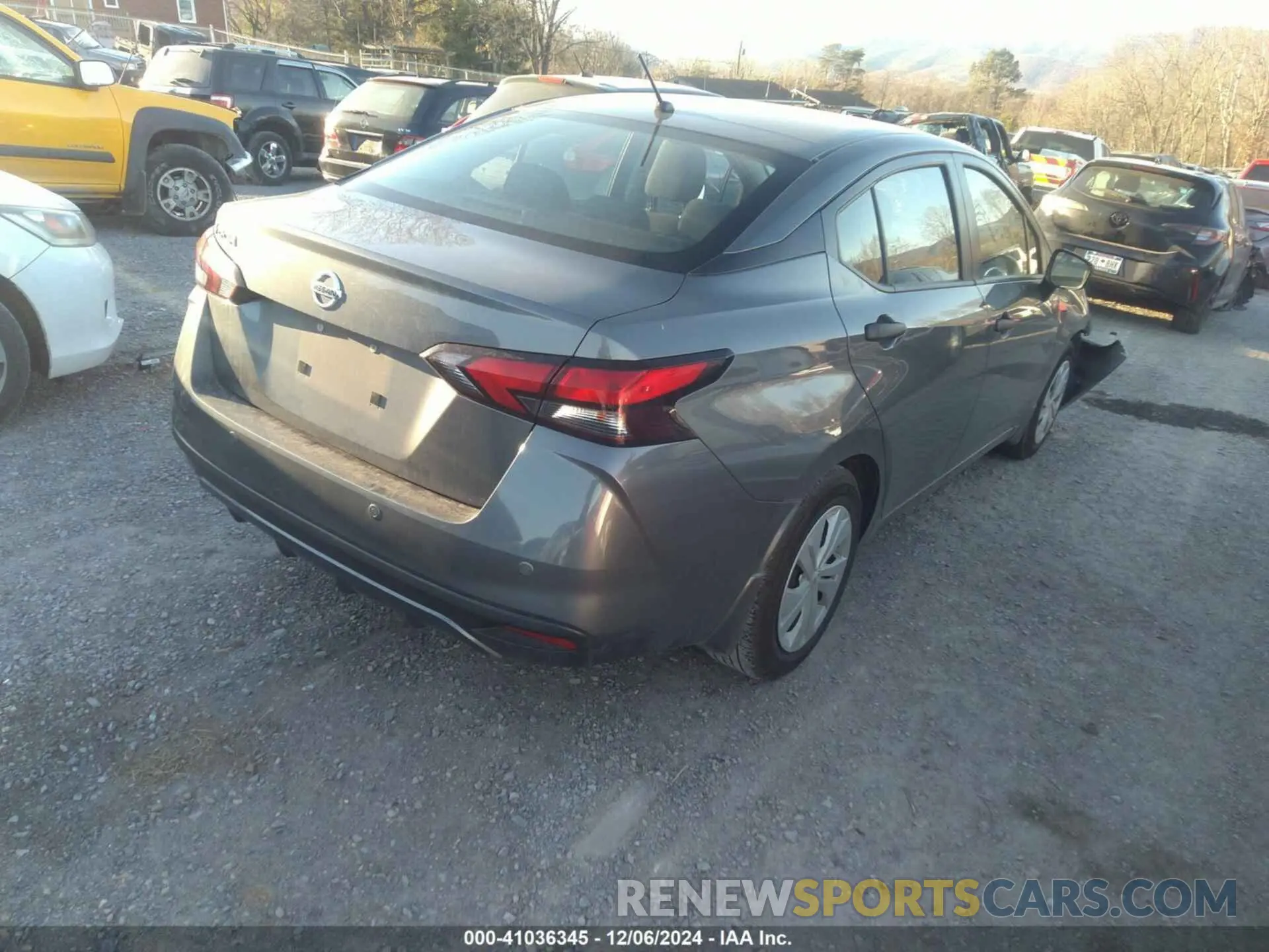 4 fotografías del automóvil dañado 3N1CN8DV2NL861891 NISSAN VERSA 2022