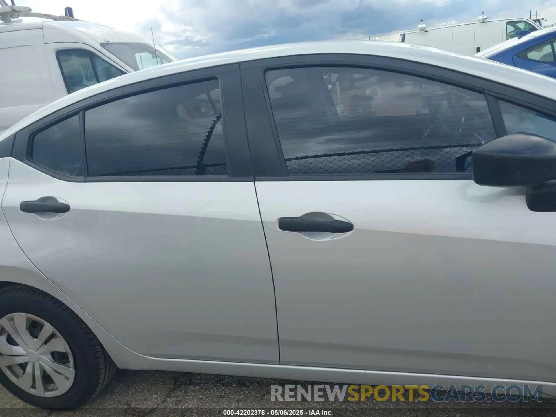 13 fotografías del automóvil dañado 3N1CN8DV3NL820203 NISSAN VERSA 2022