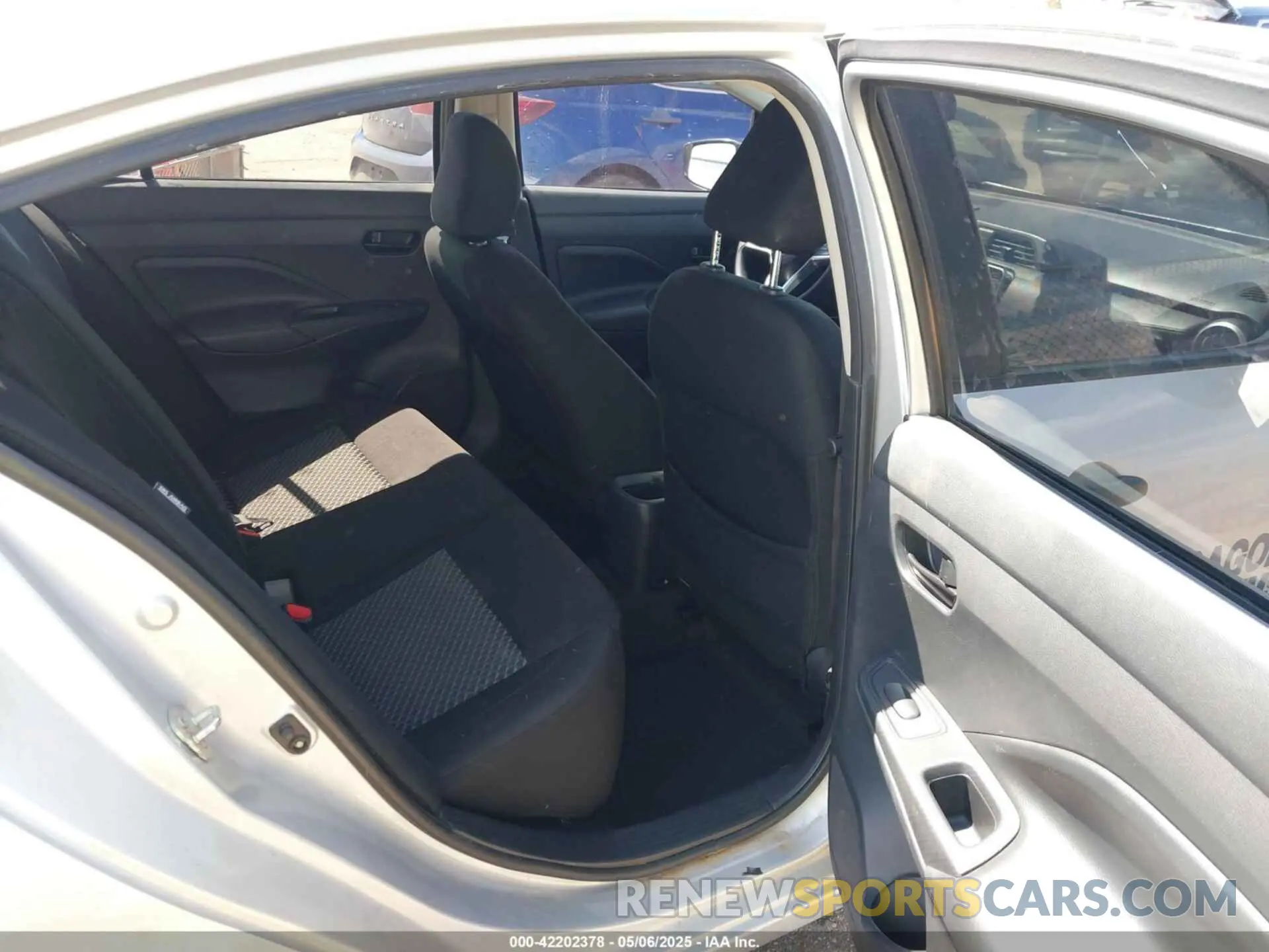 8 fotografías del automóvil dañado 3N1CN8DV3NL820203 NISSAN VERSA 2022