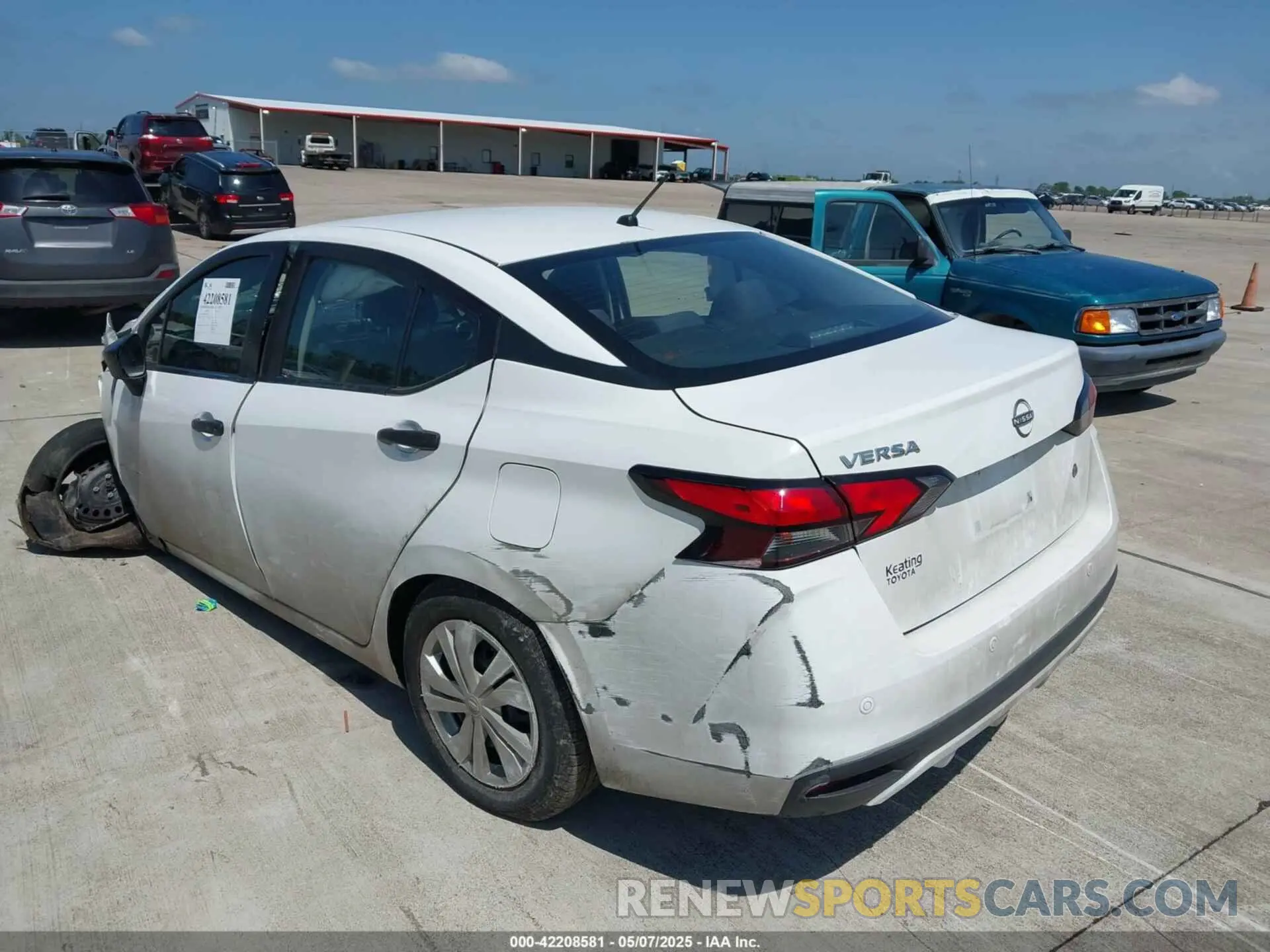 3 fotografías del automóvil dañado 3N1CN8DV2PL823290 NISSAN VERSA 2023
