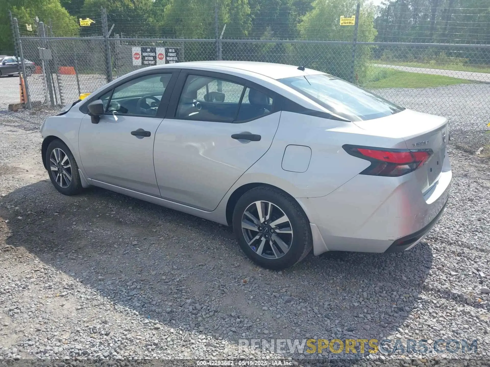 3 fotografías del automóvil dañado 3N1CN8DV3PL862681 NISSAN VERSA 2023