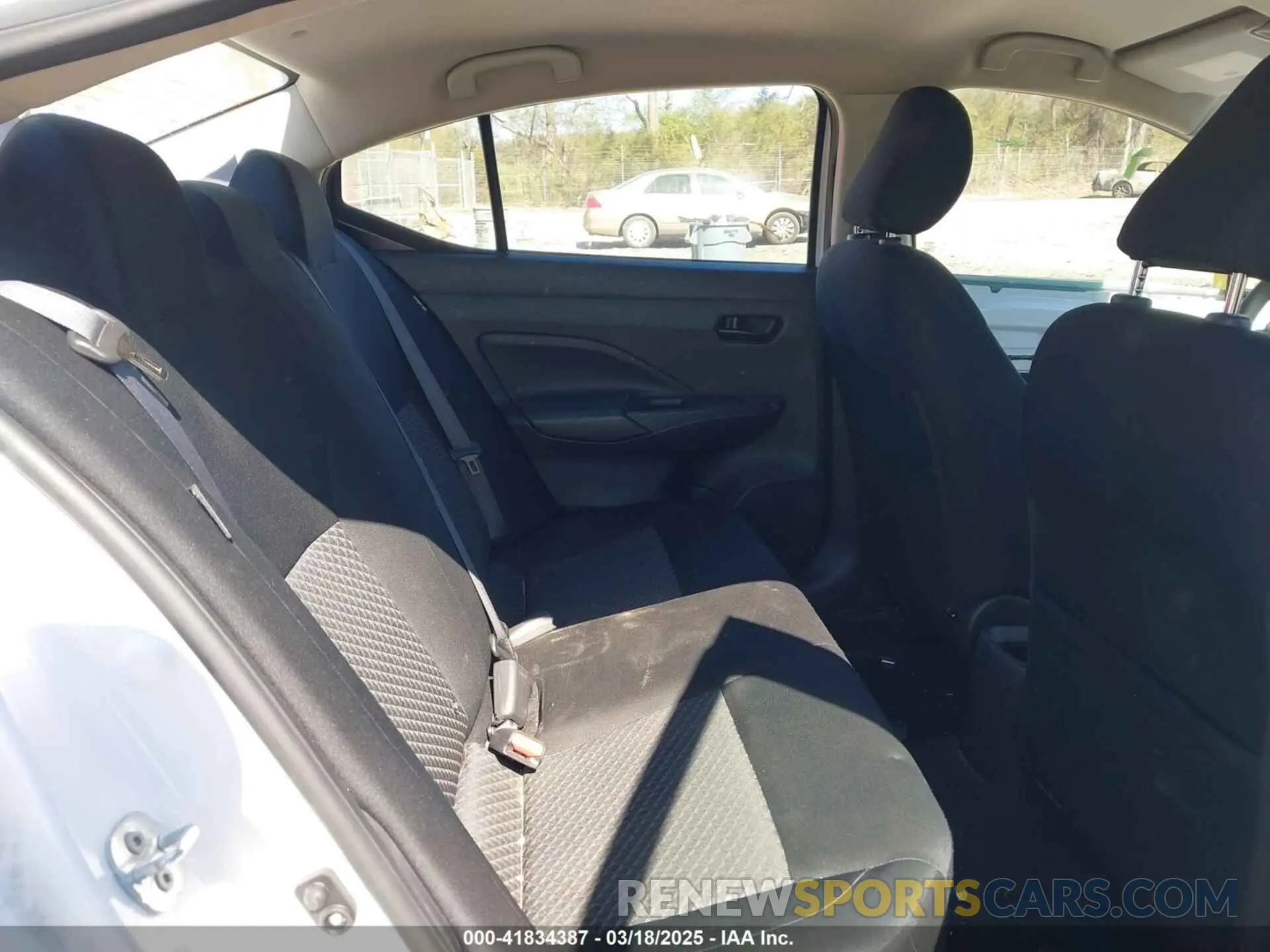 8 fotografías del automóvil dañado 3N1CN8DV6PL823440 NISSAN VERSA 2023