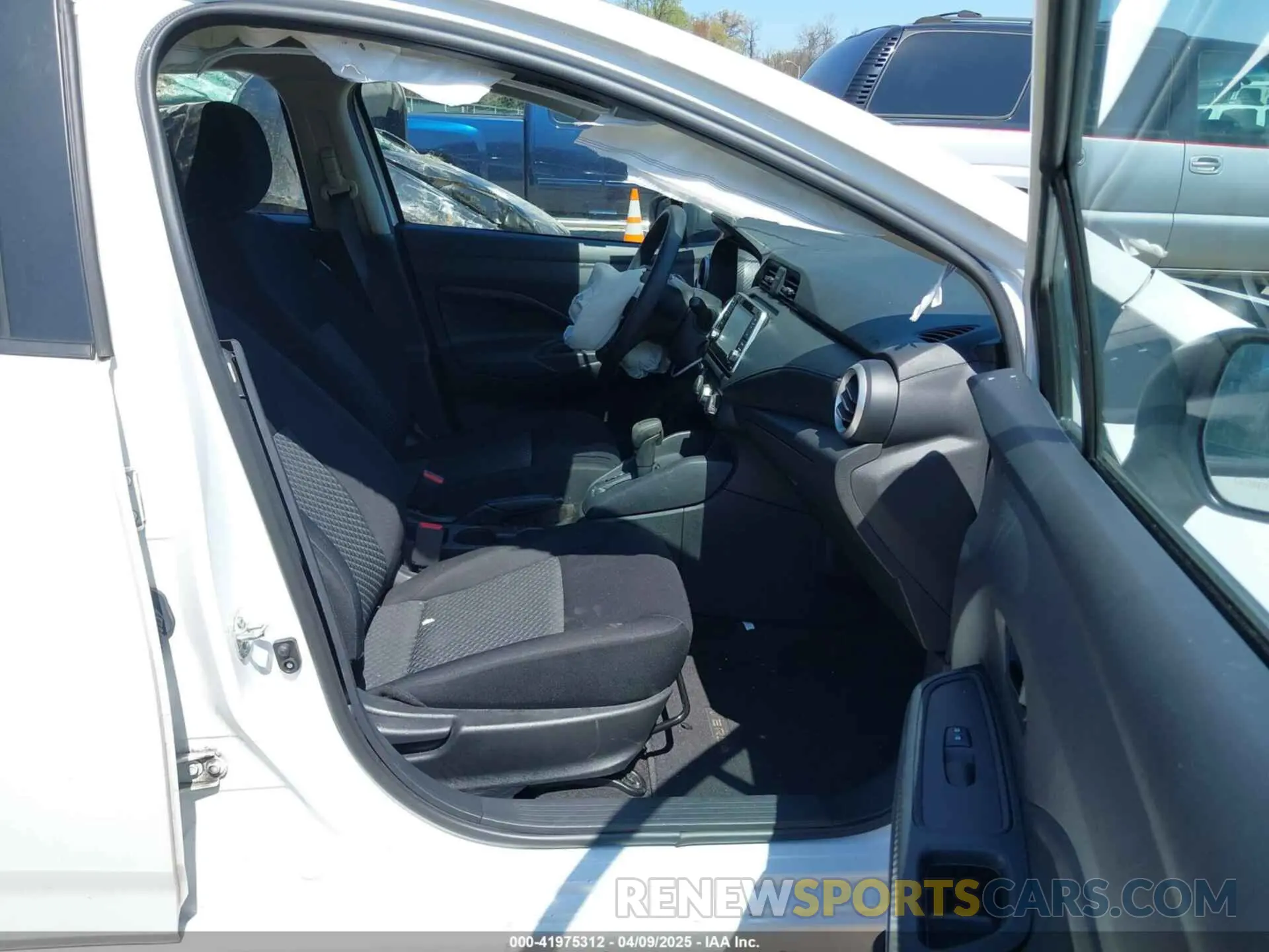 5 fotografías del automóvil dañado 3N1CN8DVXPL825045 NISSAN VERSA 2023