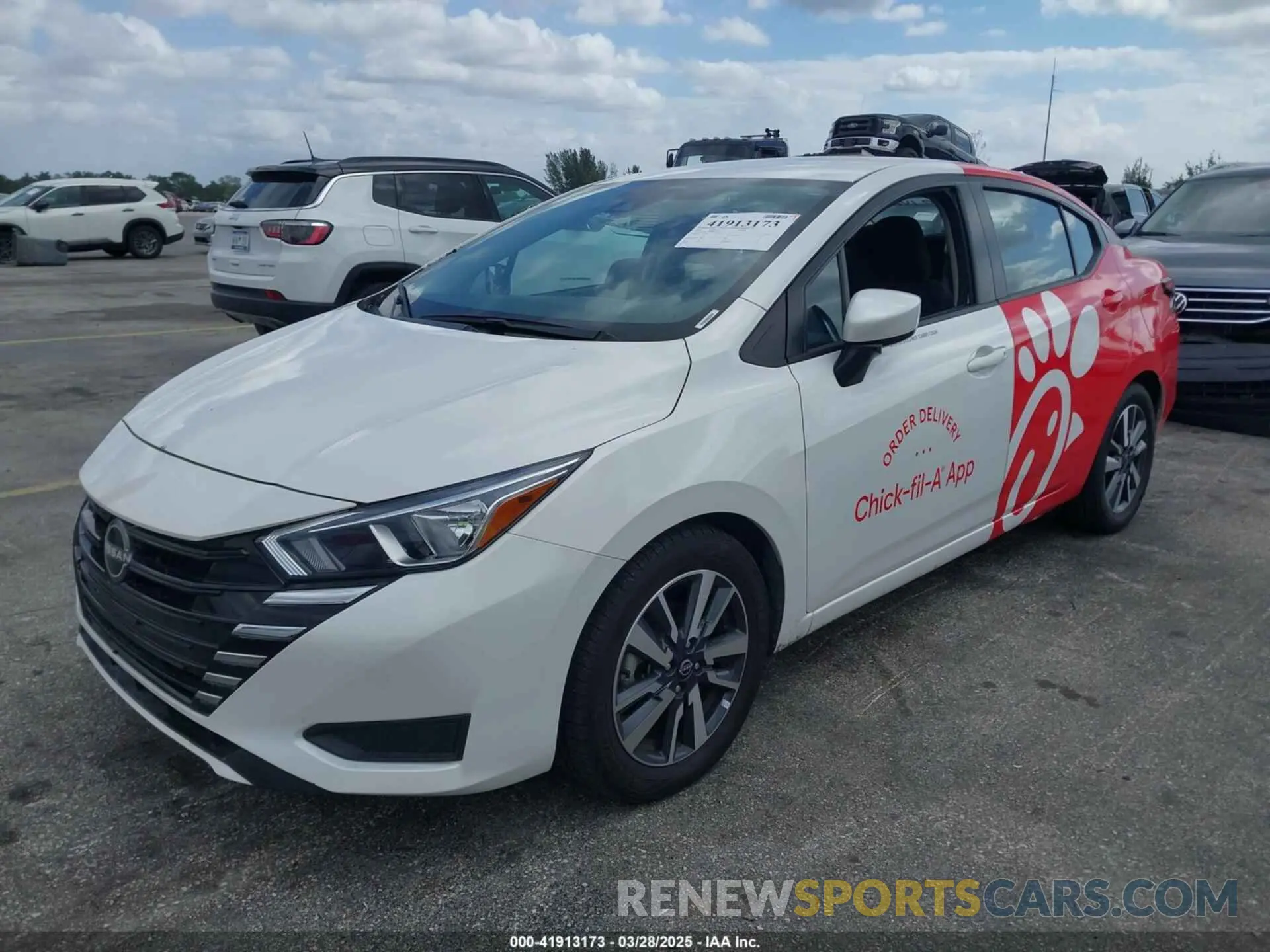 2 fotografías del automóvil dañado 3N1CN8EV2PL827208 NISSAN VERSA 2023