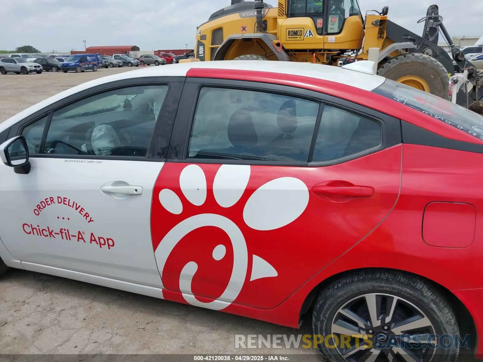 13 fotografías del automóvil dañado 3N1CN8EV7PL838348 NISSAN VERSA 2023
