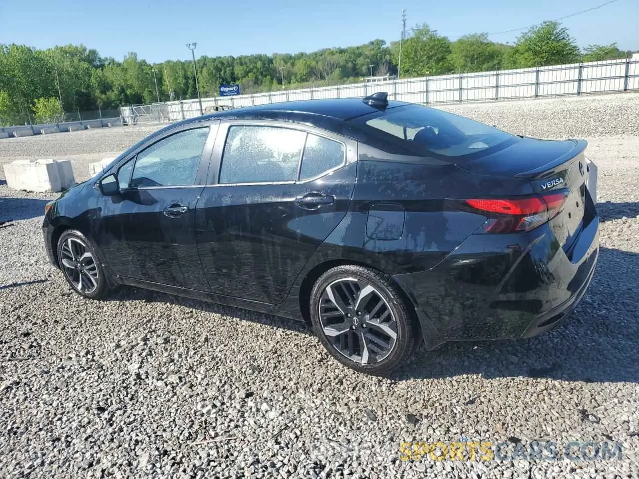 2 fotografías del automóvil dañado 3N1CN8FV2PL828180 NISSAN VERSA 2023