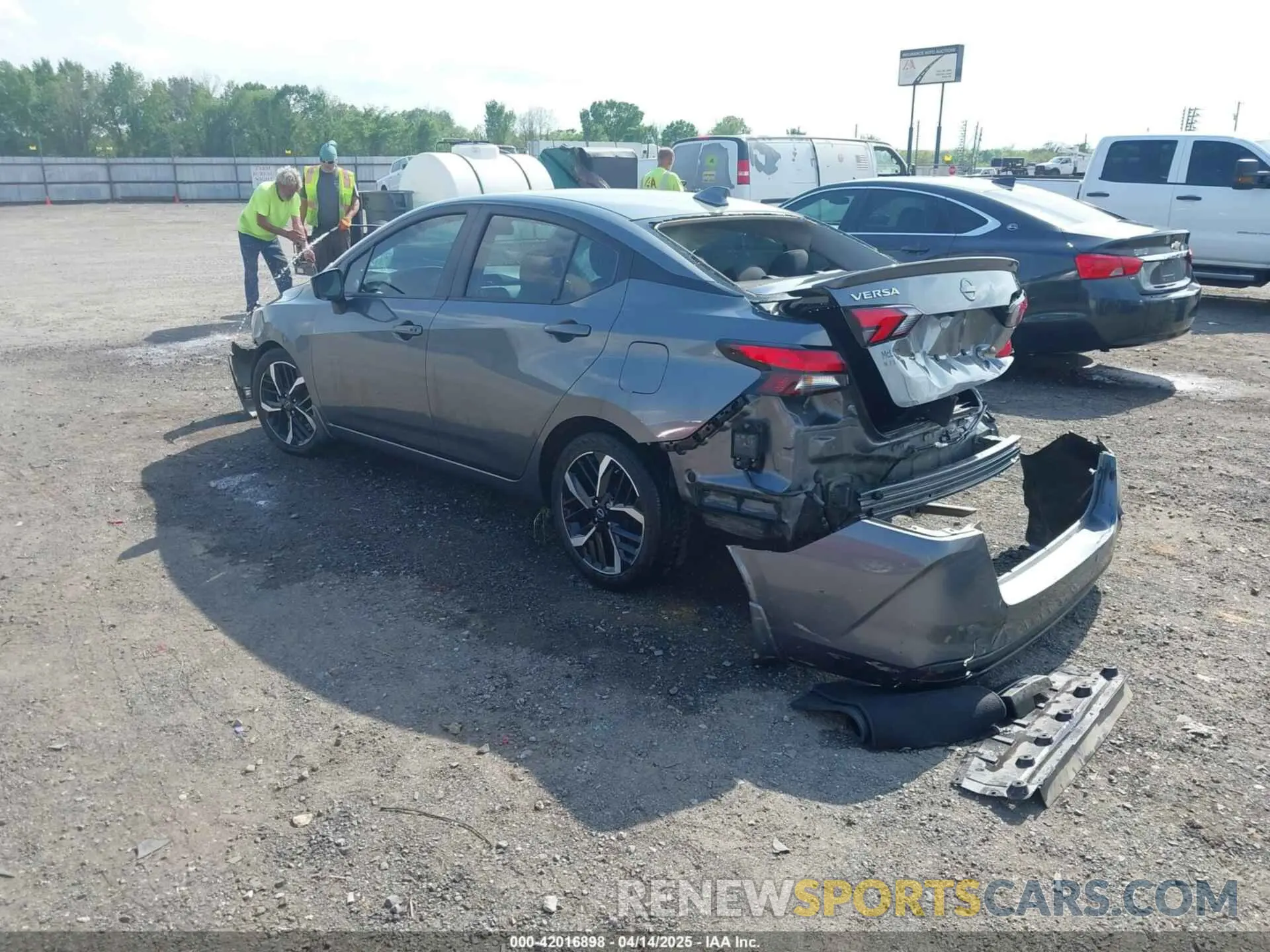 3 fotografías del automóvil dañado 3N1CN8FV9PL860303 NISSAN VERSA 2023