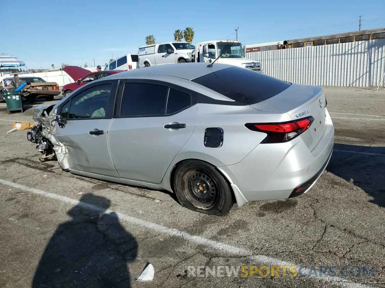 2 fotografías del automóvil dañado 3N1CN8DV3RL835774 NISSAN VERSA 2024