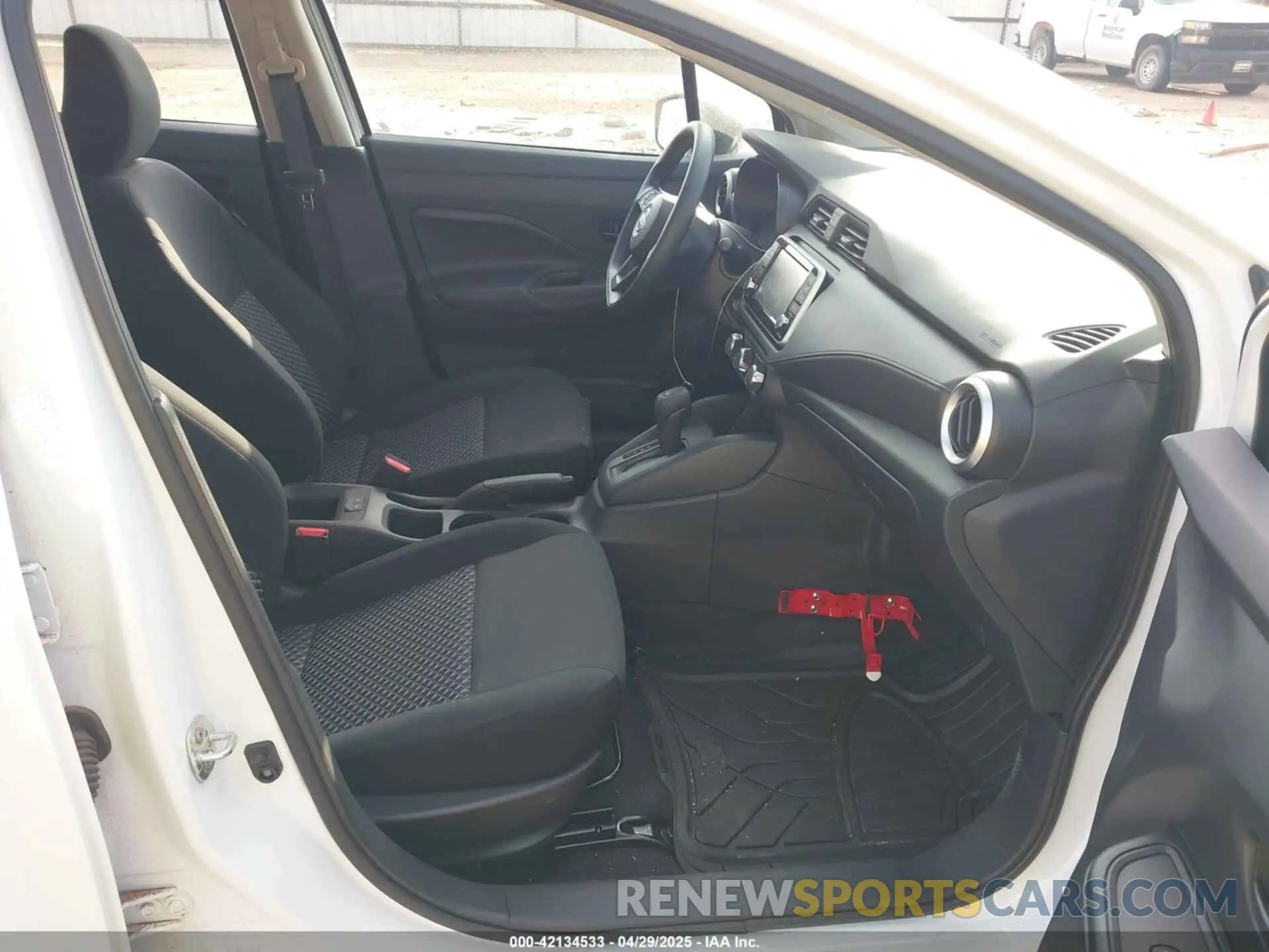 5 fotografías del automóvil dañado 3N1CN8DV3RL912000 NISSAN VERSA 2024