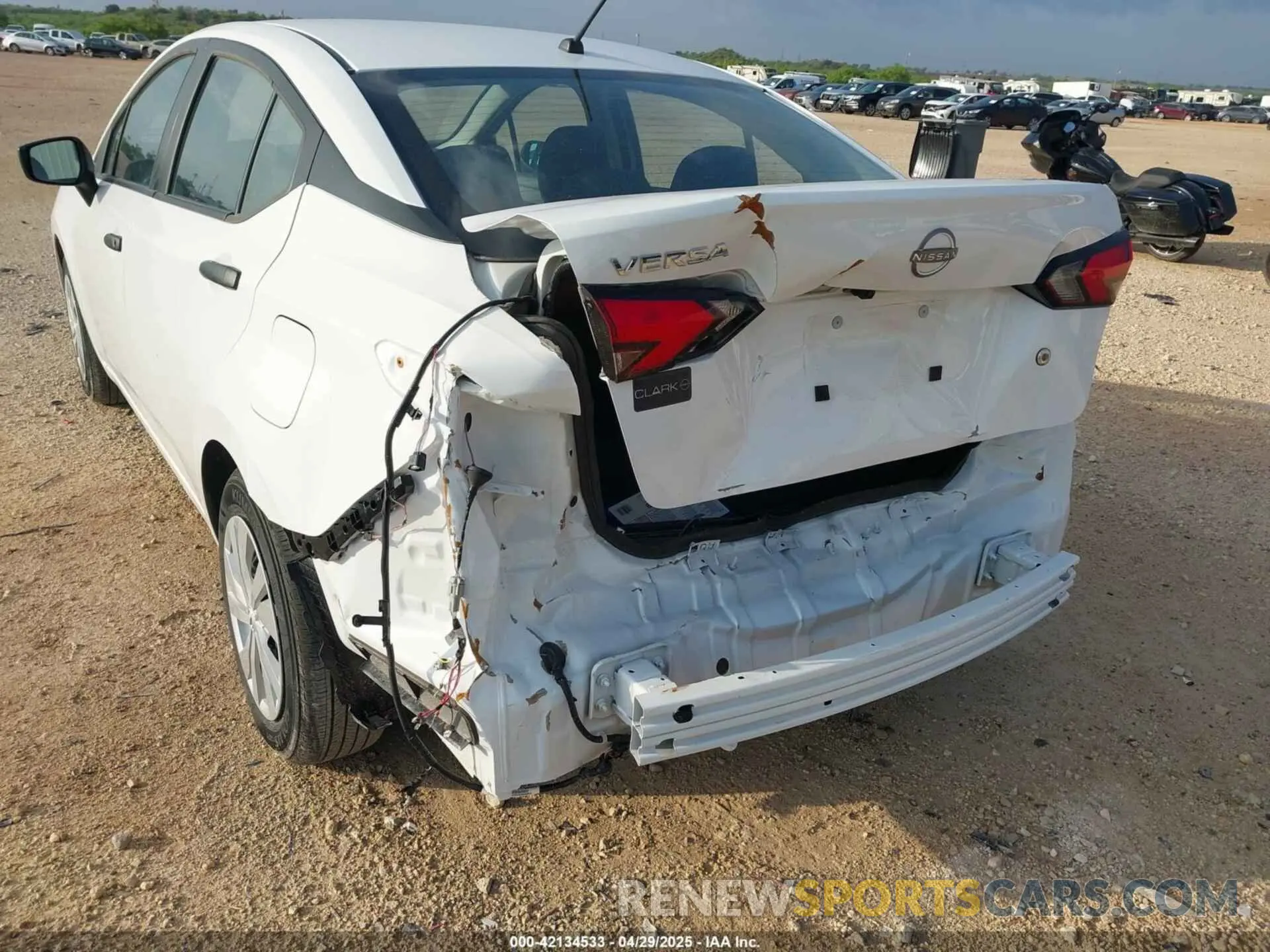 6 fotografías del automóvil dañado 3N1CN8DV3RL912000 NISSAN VERSA 2024