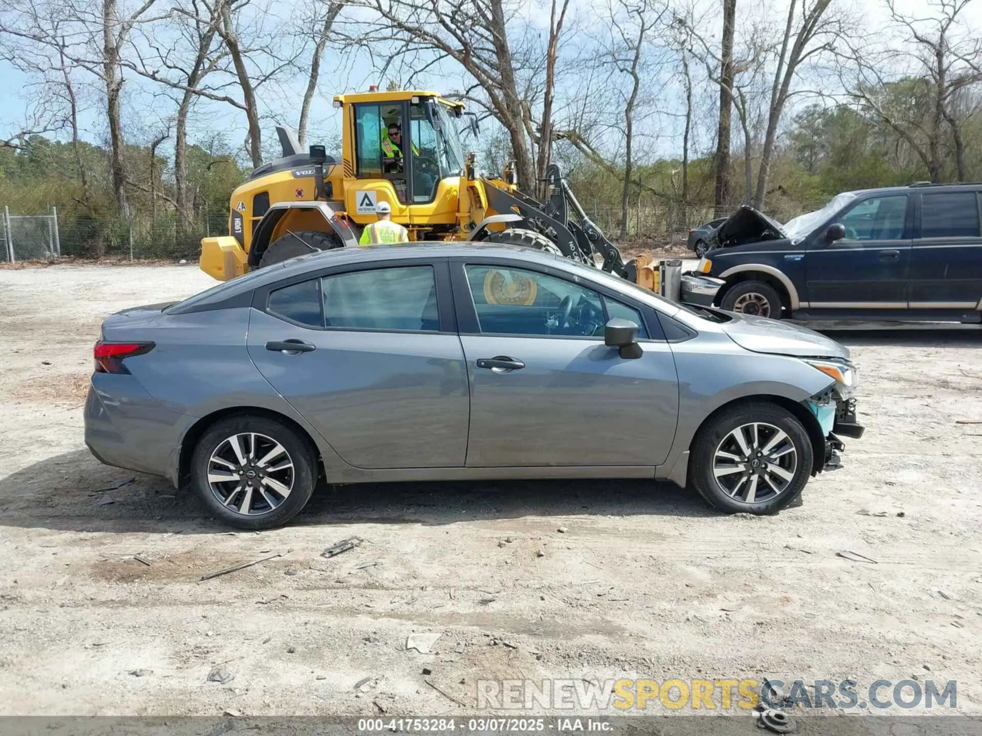 14 fotografías del automóvil dañado 3N1CN8DV4RL930134 NISSAN VERSA 2024