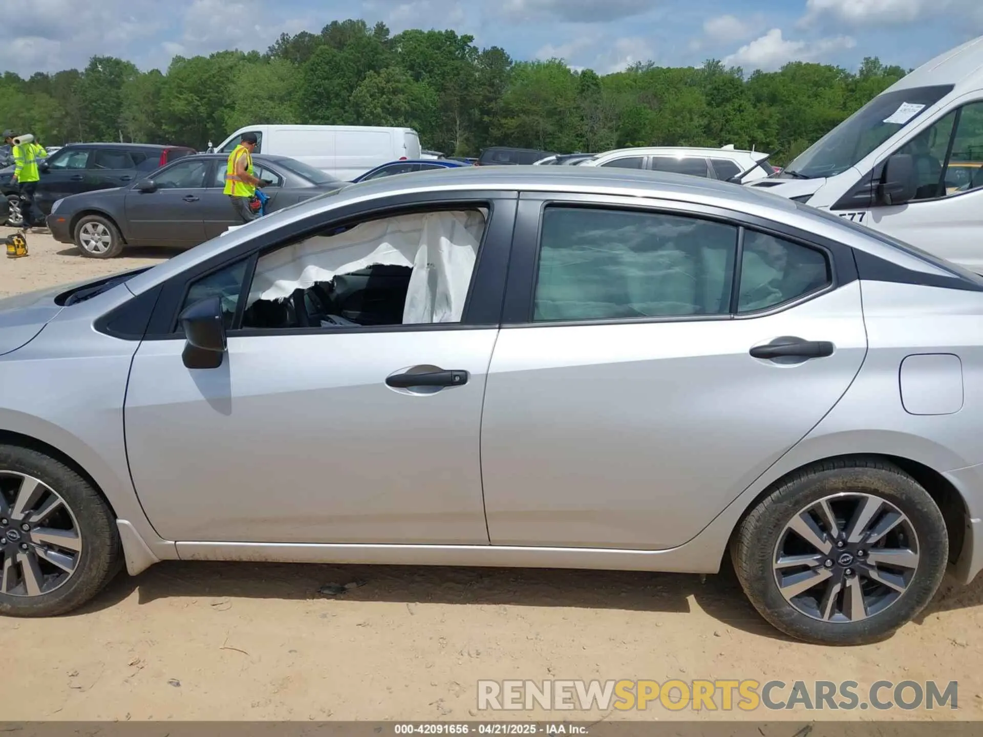 14 fotografías del automóvil dañado 3N1CN8DV5RL848834 NISSAN VERSA 2024