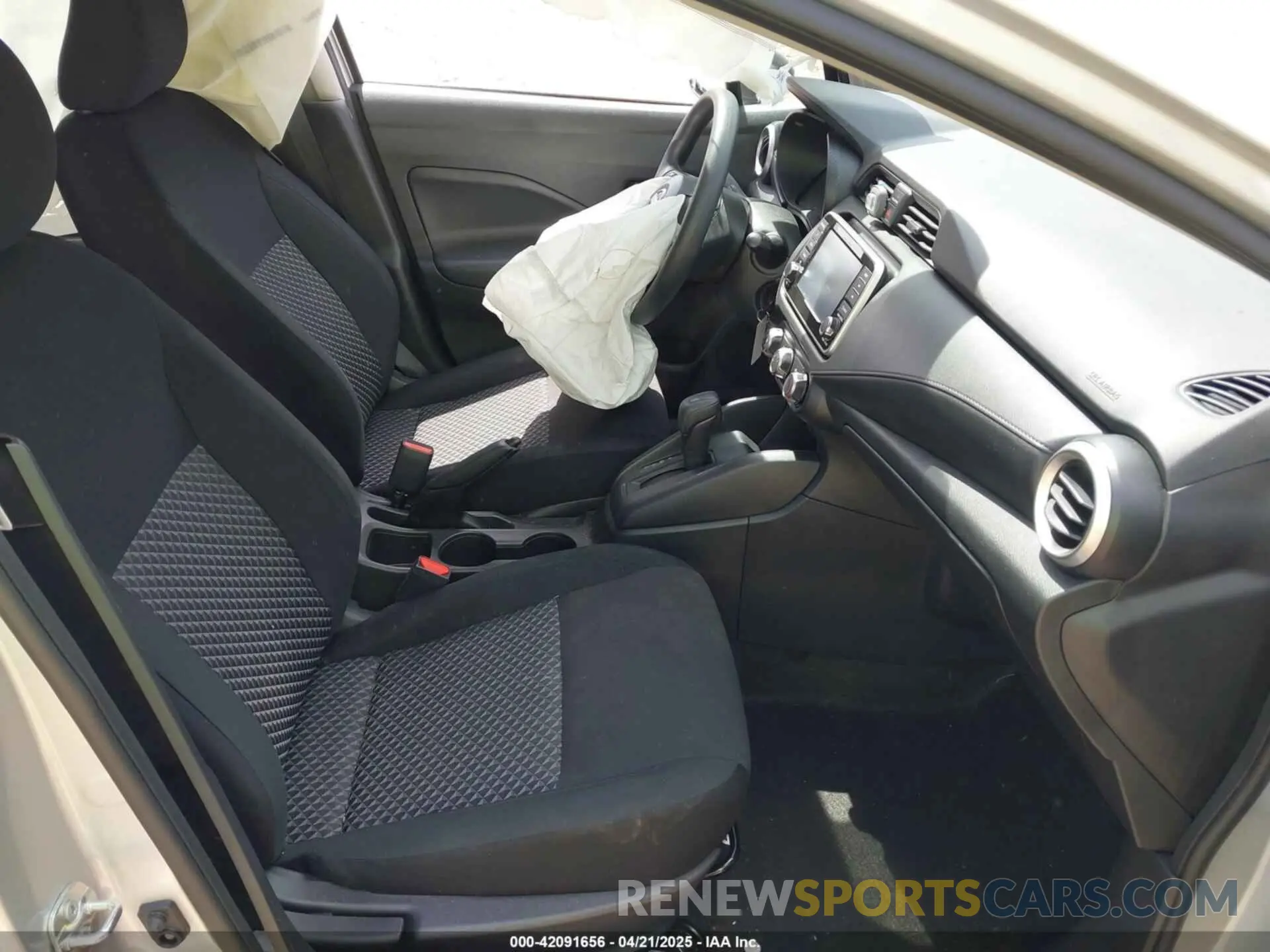 5 fotografías del automóvil dañado 3N1CN8DV5RL848834 NISSAN VERSA 2024