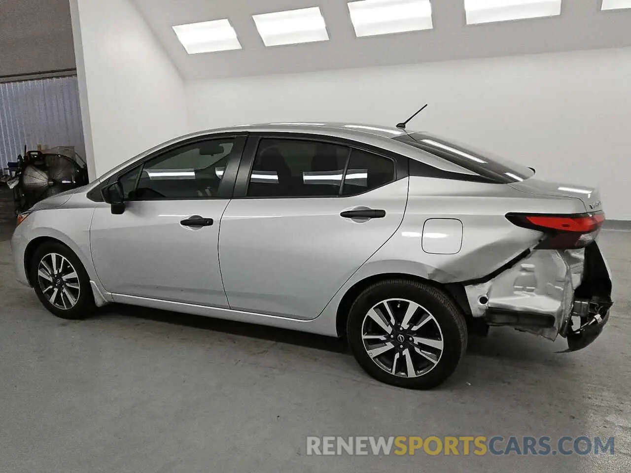 2 fotografías del automóvil dañado 3N1CN8DV9RL866219 NISSAN VERSA 2024