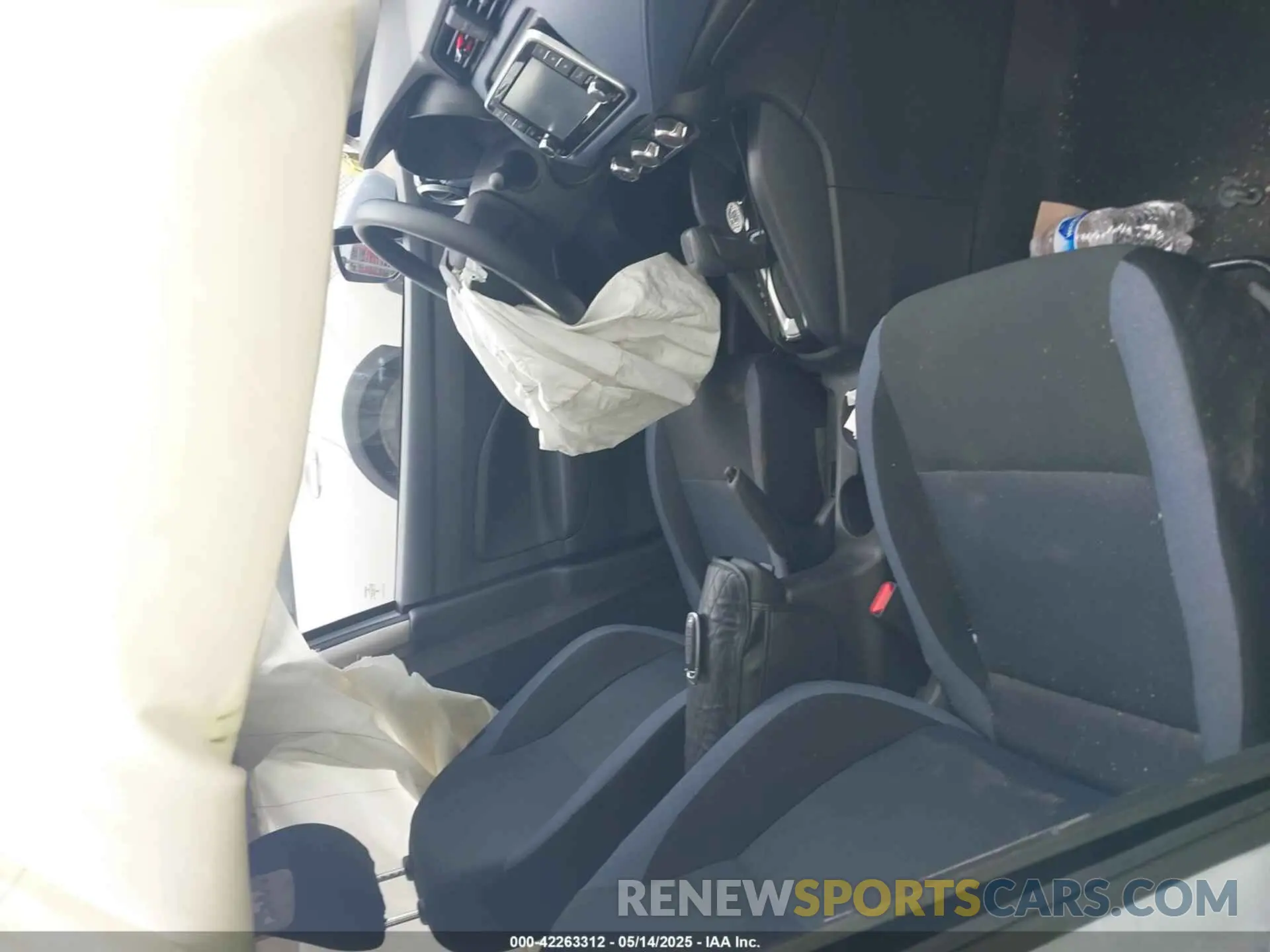 5 fotografías del automóvil dañado 3N1CN8EV1RL877066 NISSAN VERSA 2024