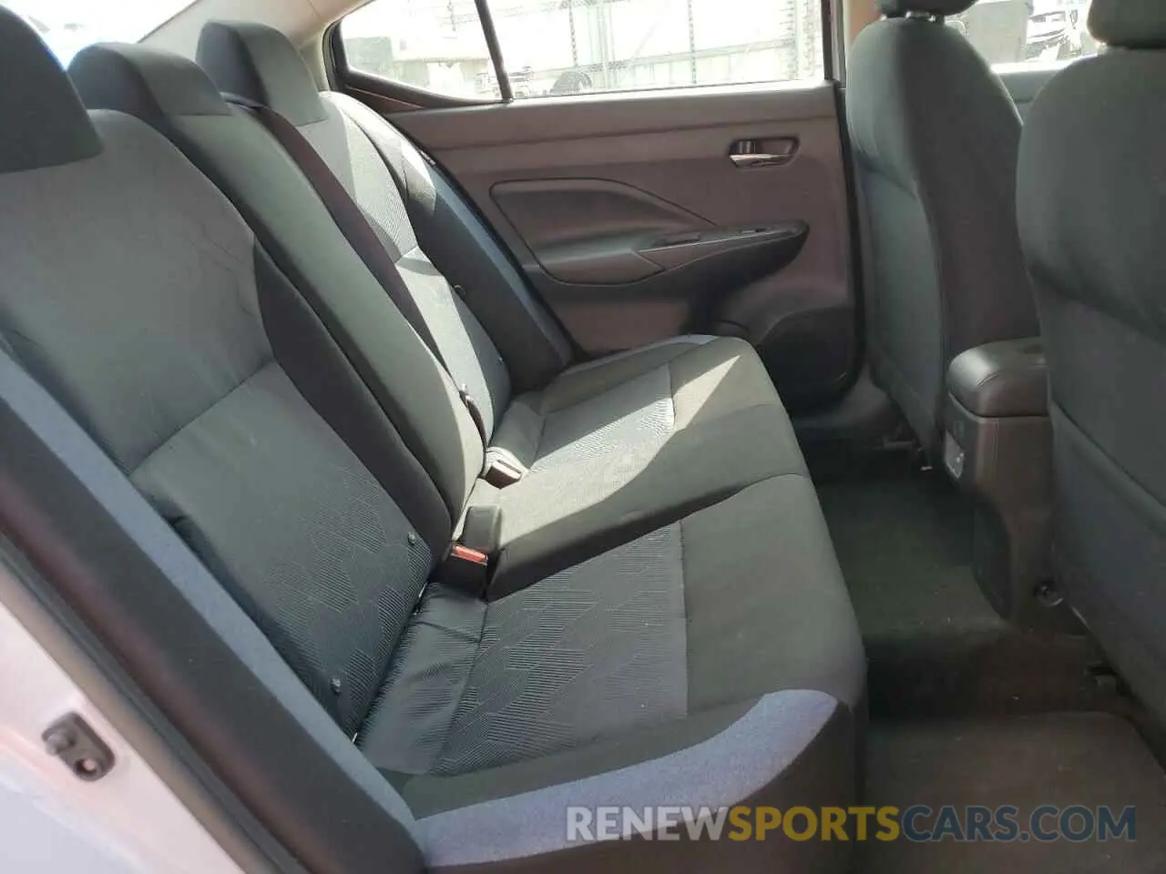 10 fotografías del automóvil dañado 3N1CN8EV2RL889520 NISSAN VERSA 2024